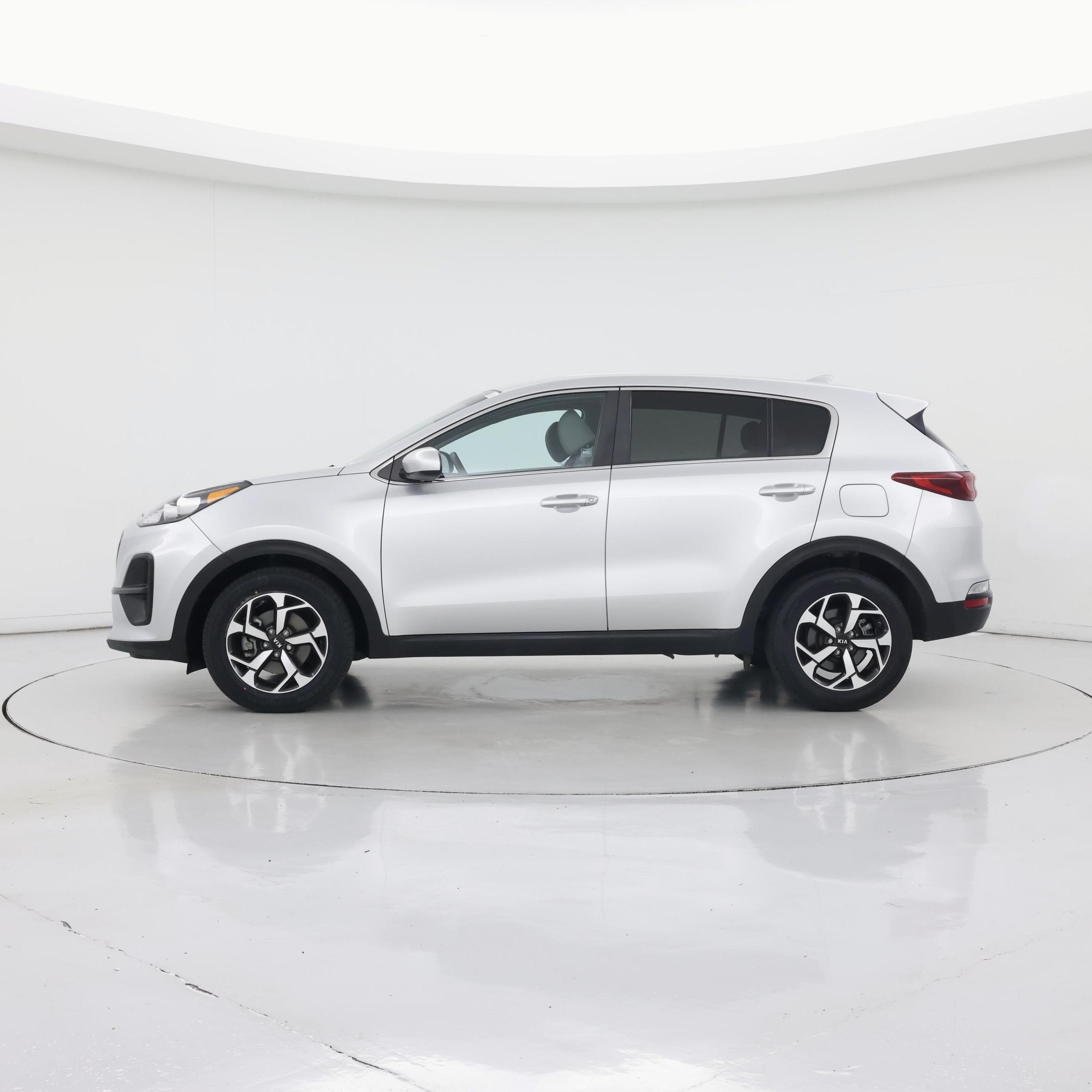 Thumbnail: 2020 Kia Sportage - 3