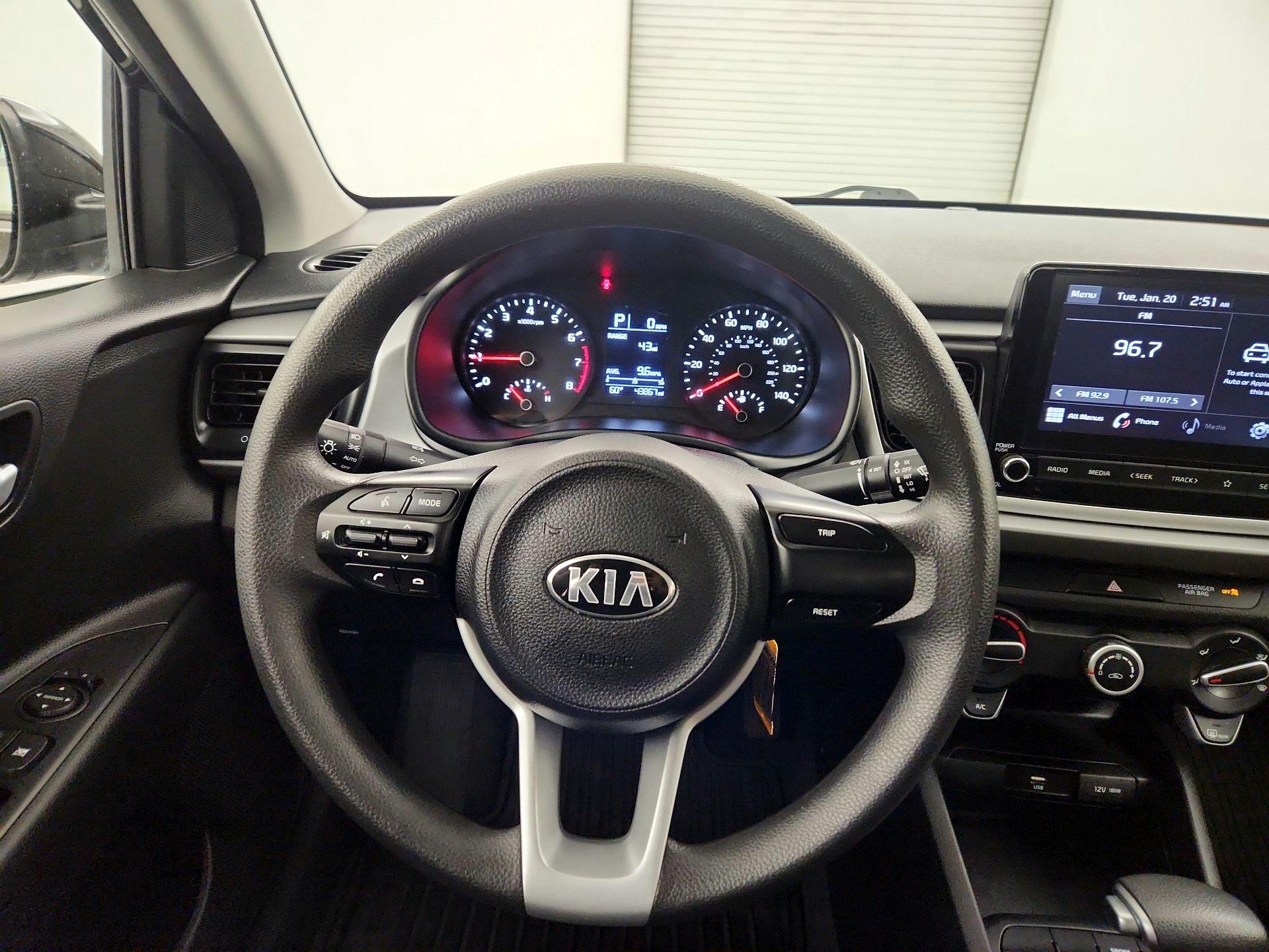 Thumbnail: 2021 Kia Rio - 10