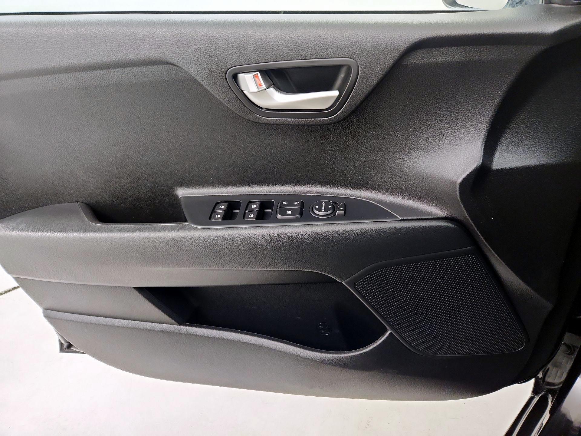 Thumbnail: 2021 Kia Rio - 12