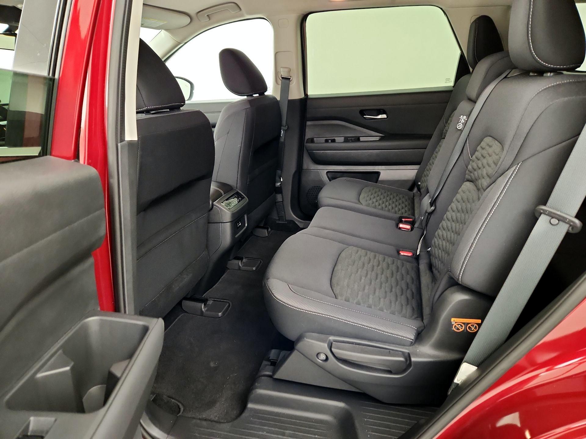 Thumbnail: 2022 Nissan Pathfinder - 19