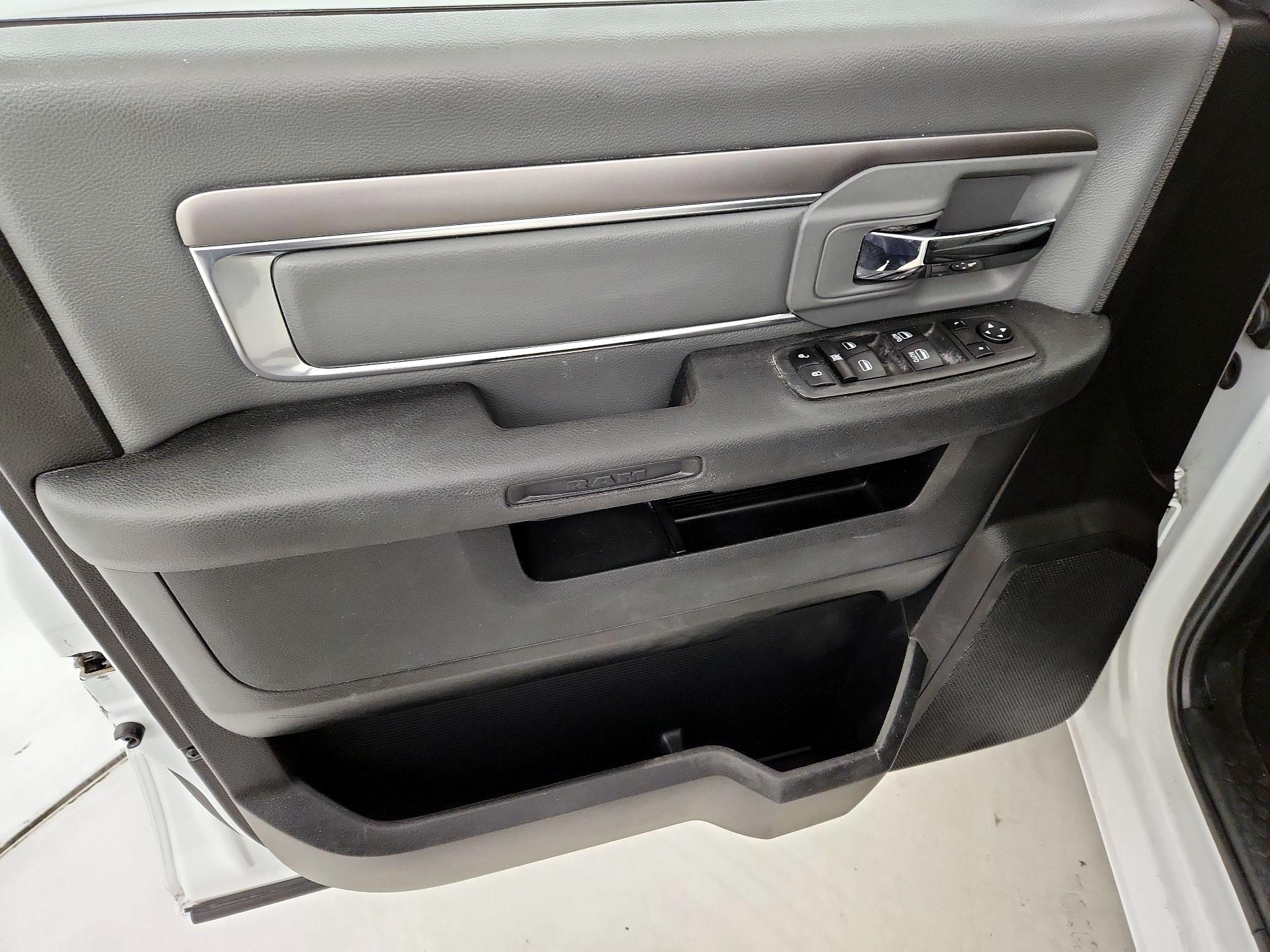 Thumbnail: 2022 RAM 1500 Classic - 12