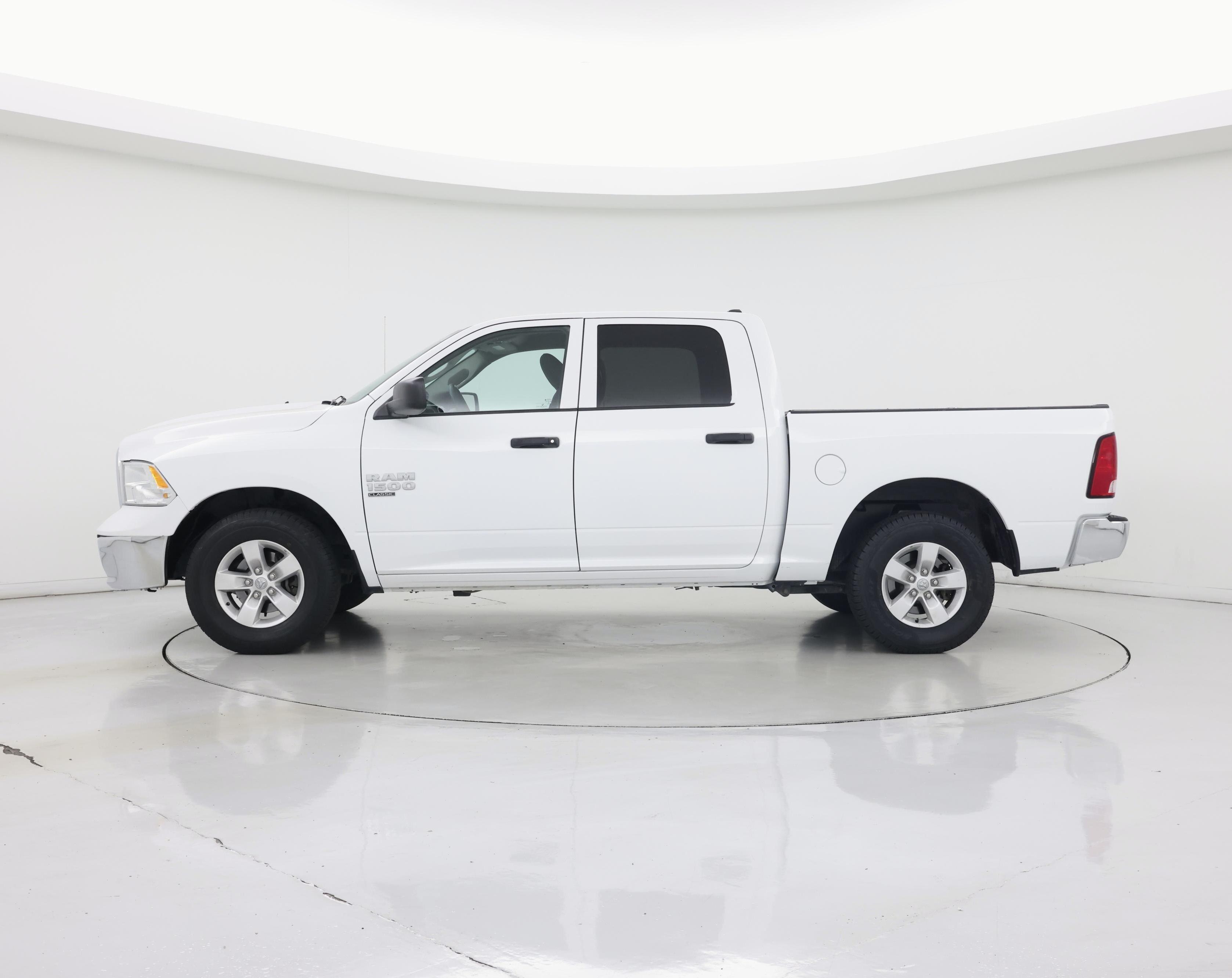 Thumbnail: 2022 RAM 1500 Classic - 3