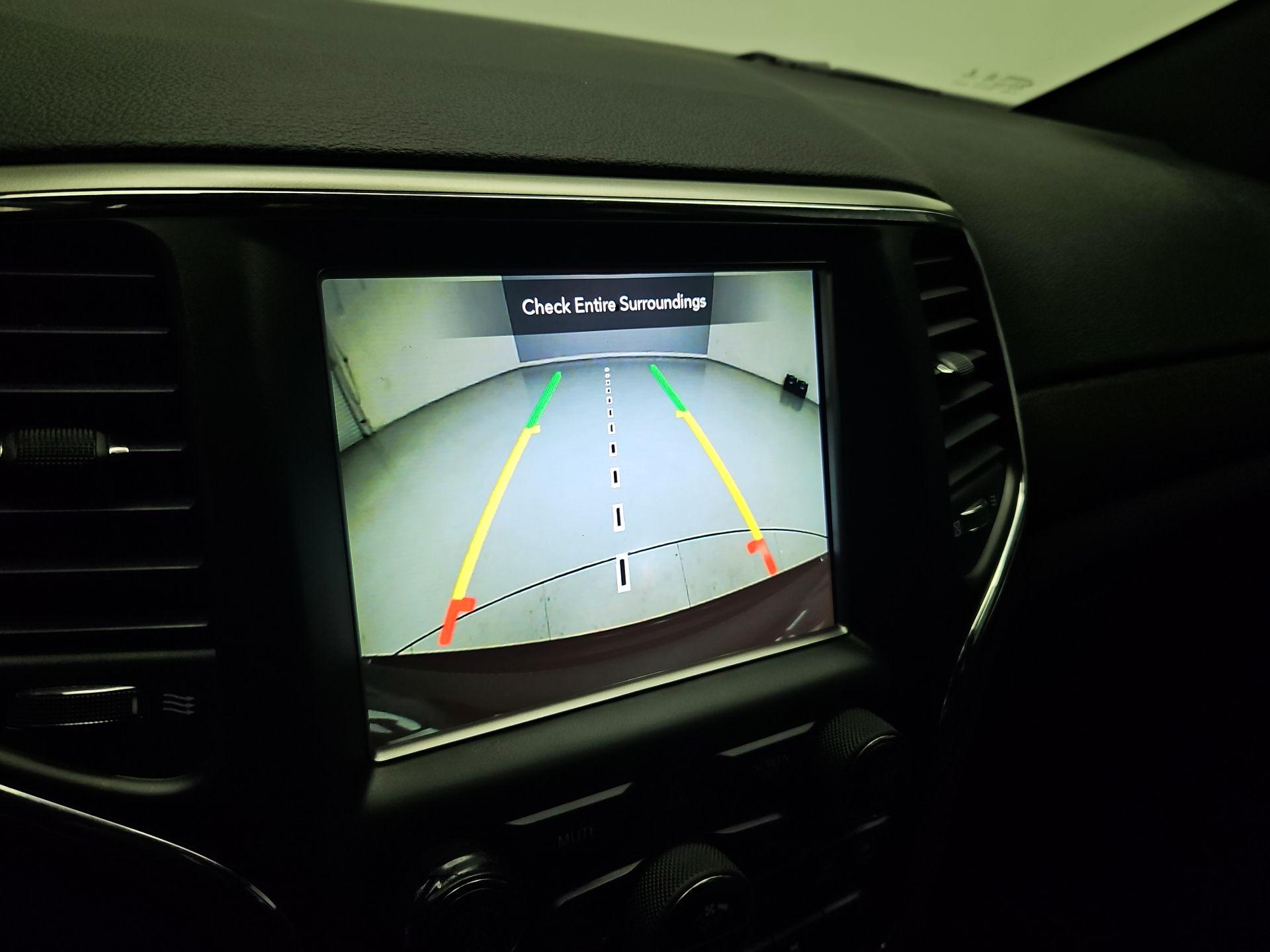 Thumbnail: 2018 Jeep Grand Cherokee - 15