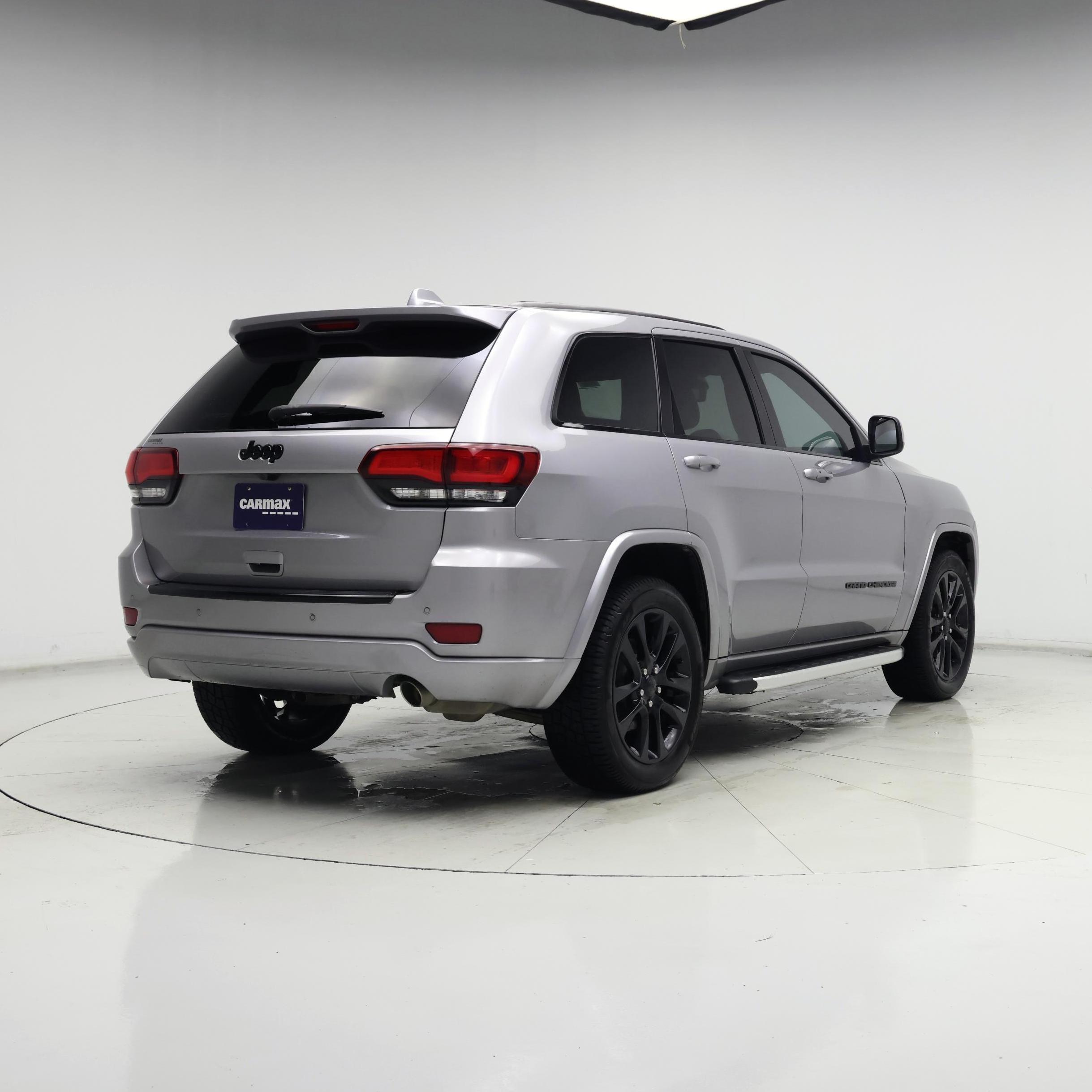 Thumbnail: 2018 Jeep Grand Cherokee - 8