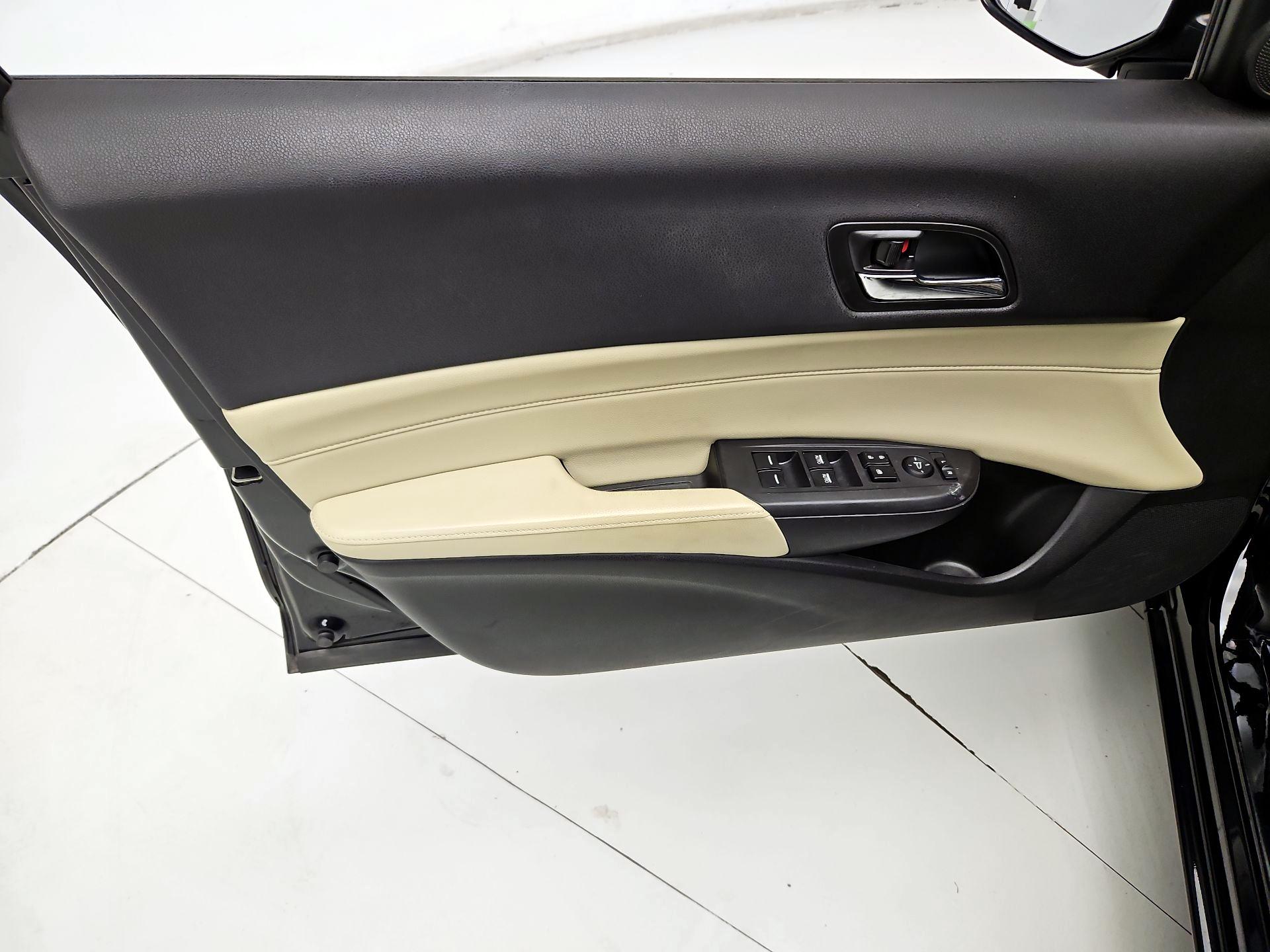 Thumbnail: 2015 Acura ILX - 12