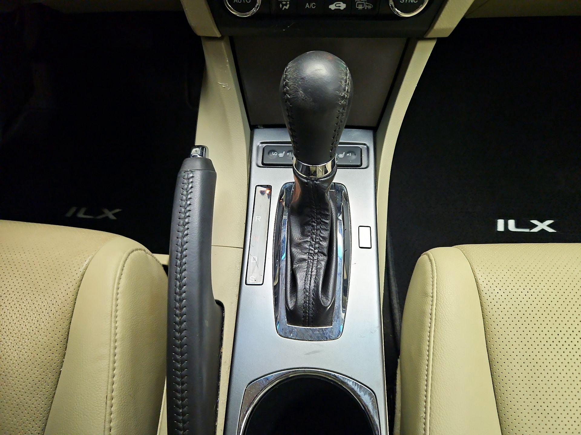 Thumbnail: 2015 Acura ILX - 17