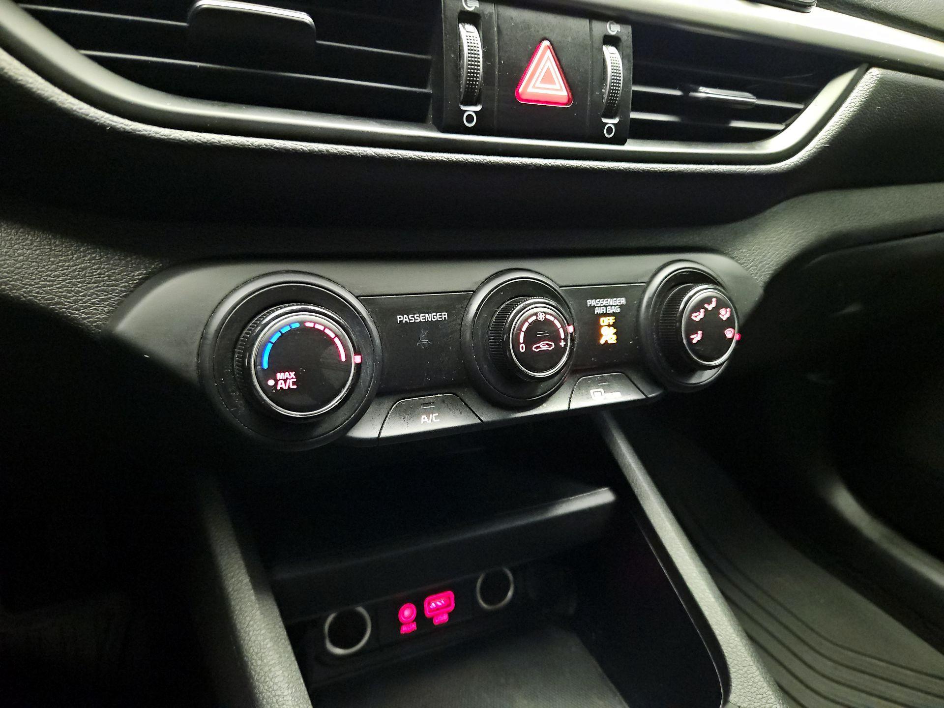 Thumbnail: 2021 Kia Forte - 16