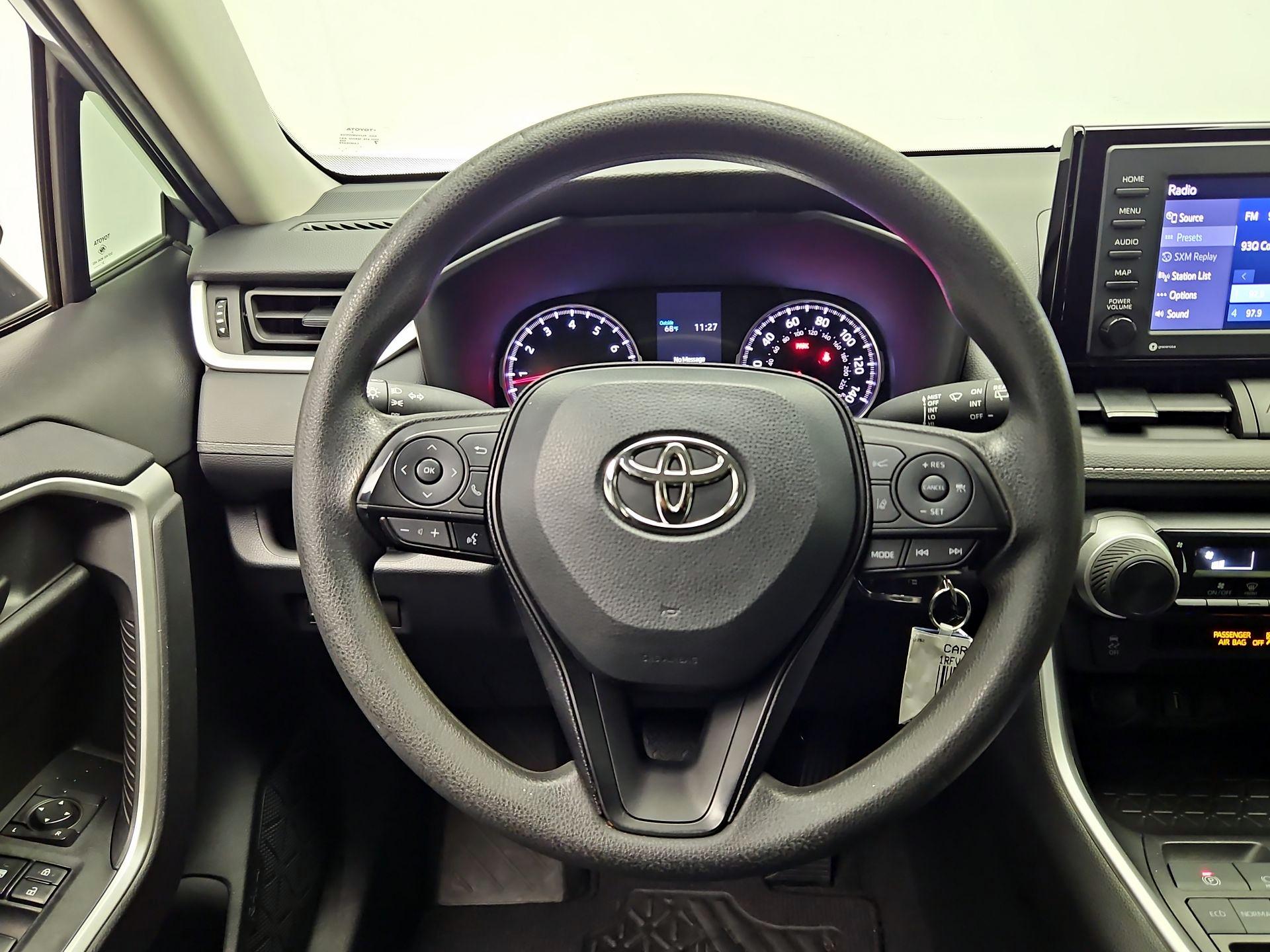 Thumbnail: 2022 Toyota RAV4 - 10