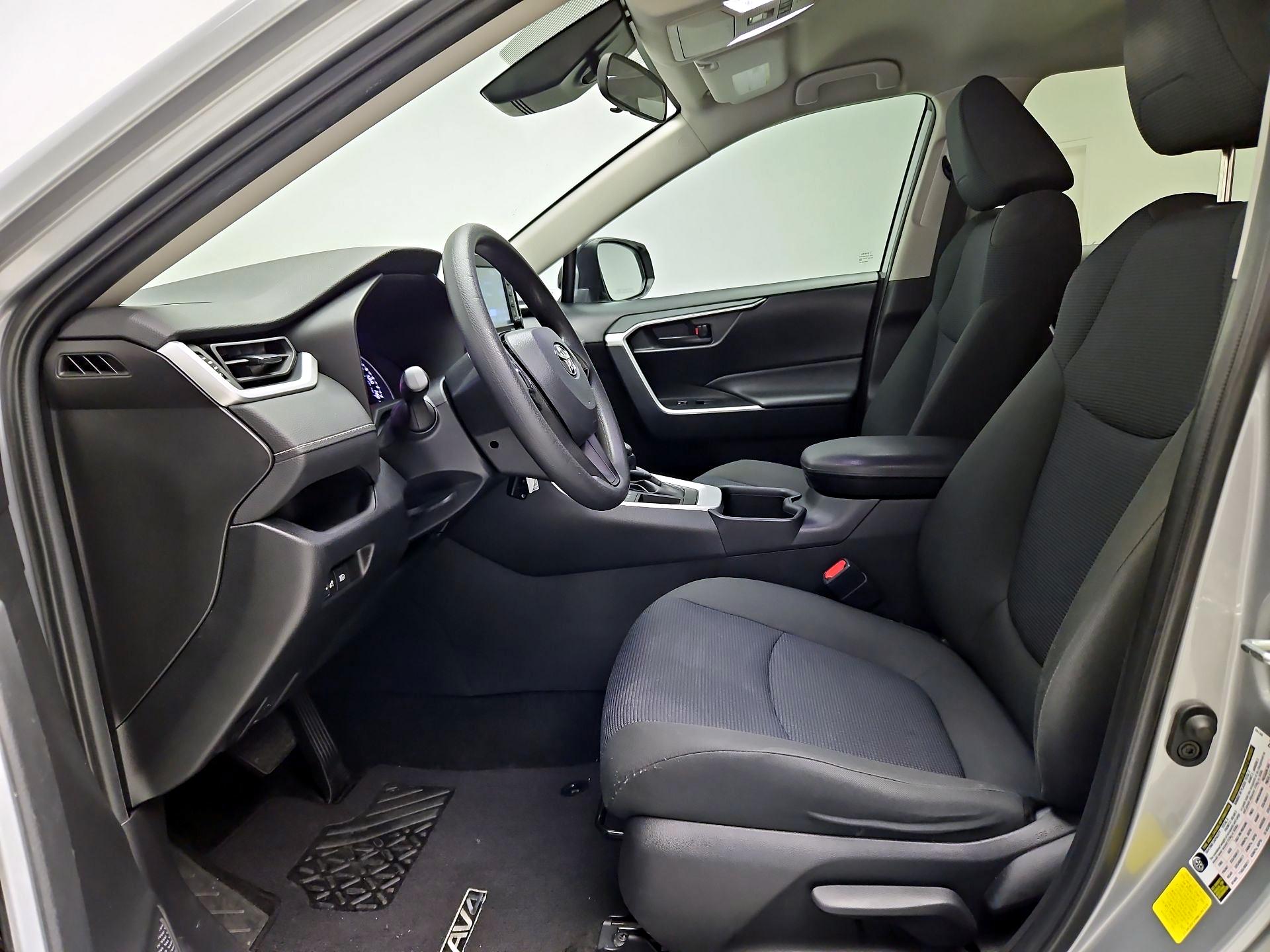 Thumbnail: 2022 Toyota RAV4 - 11