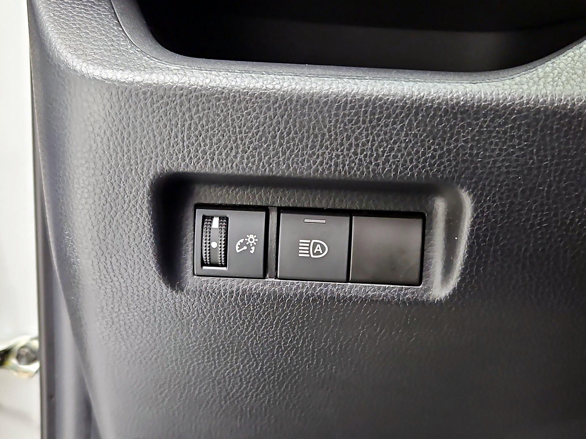 Thumbnail: 2022 Toyota RAV4 - 13