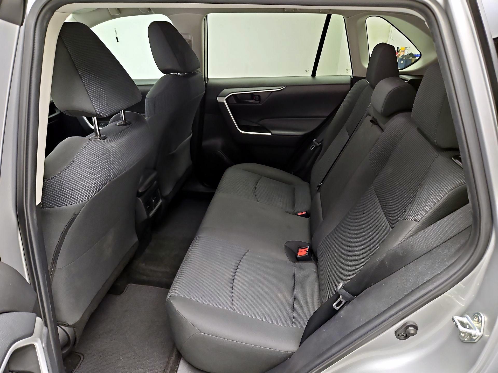 Thumbnail: 2022 Toyota RAV4 - 19