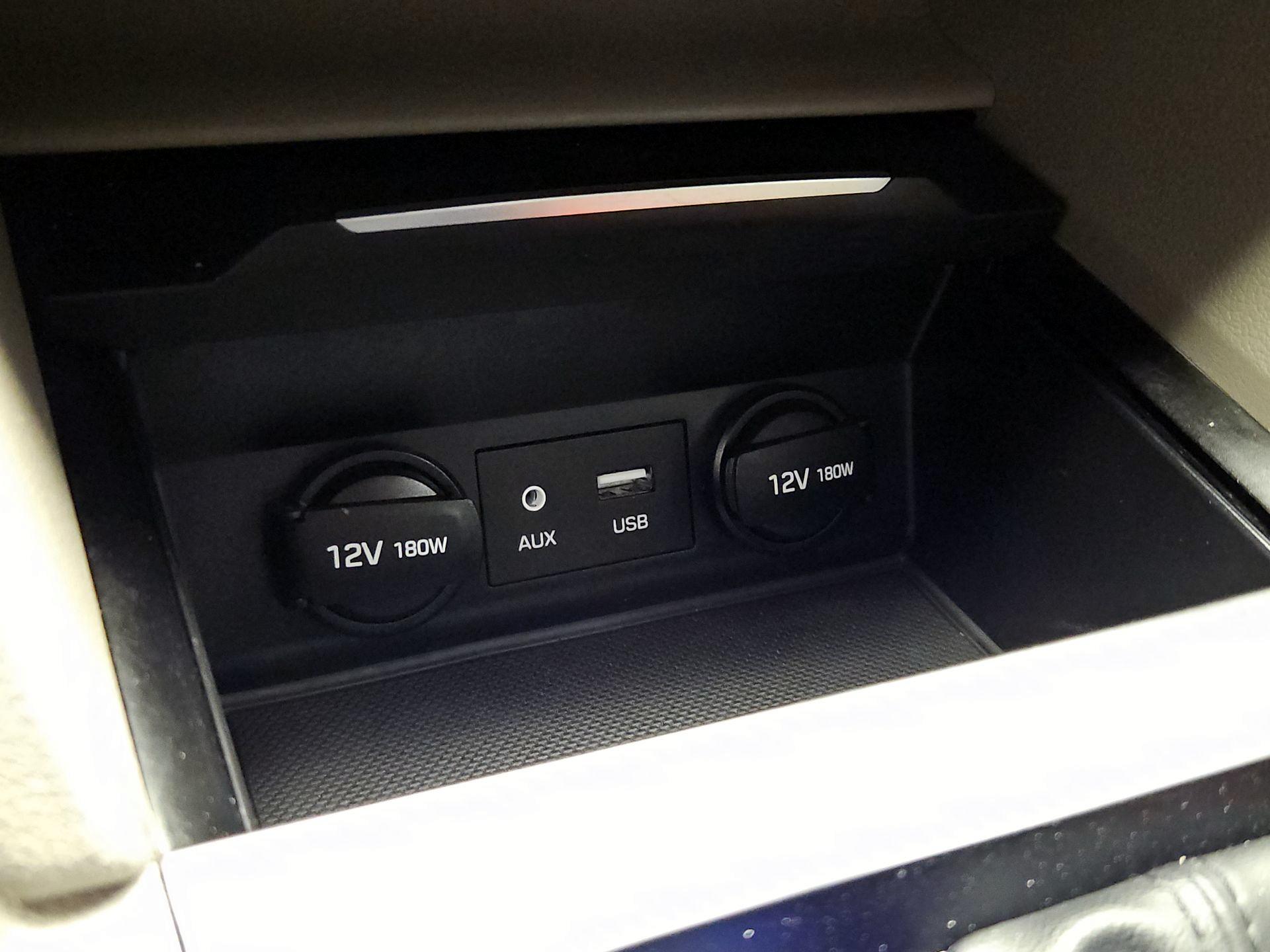 Thumbnail: 2018 Hyundai Elantra - 18