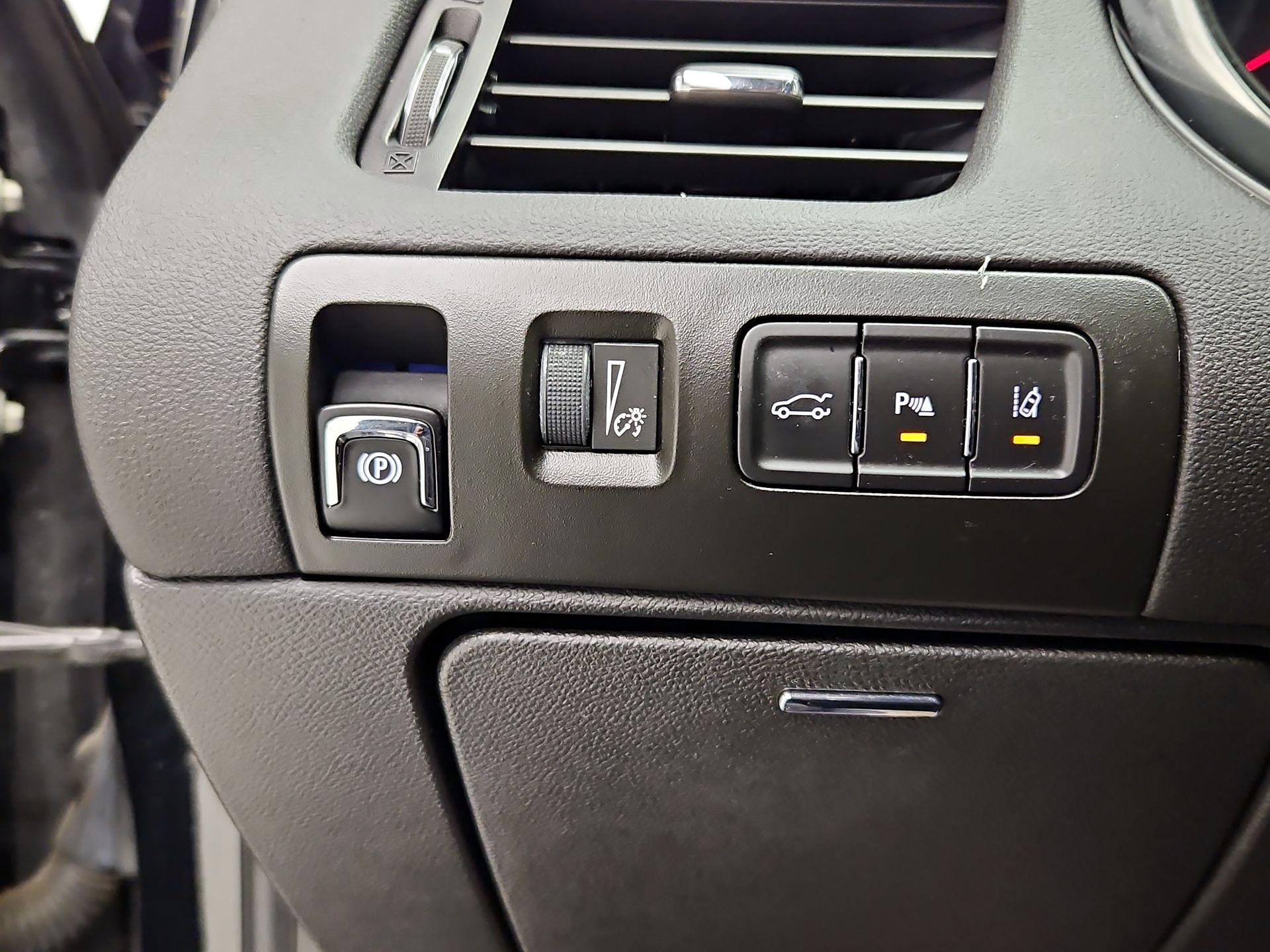 Thumbnail: 2017 Chevrolet Impala - 13