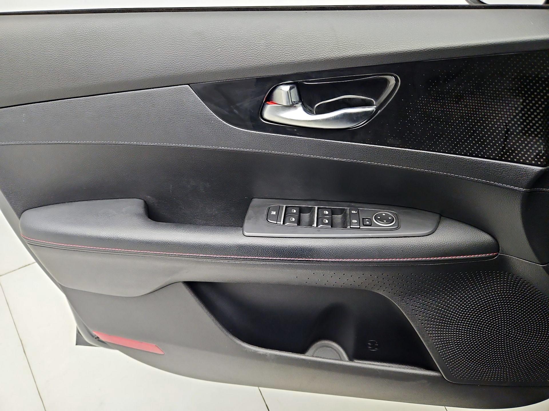 Thumbnail: 2022 Kia Forte - 12