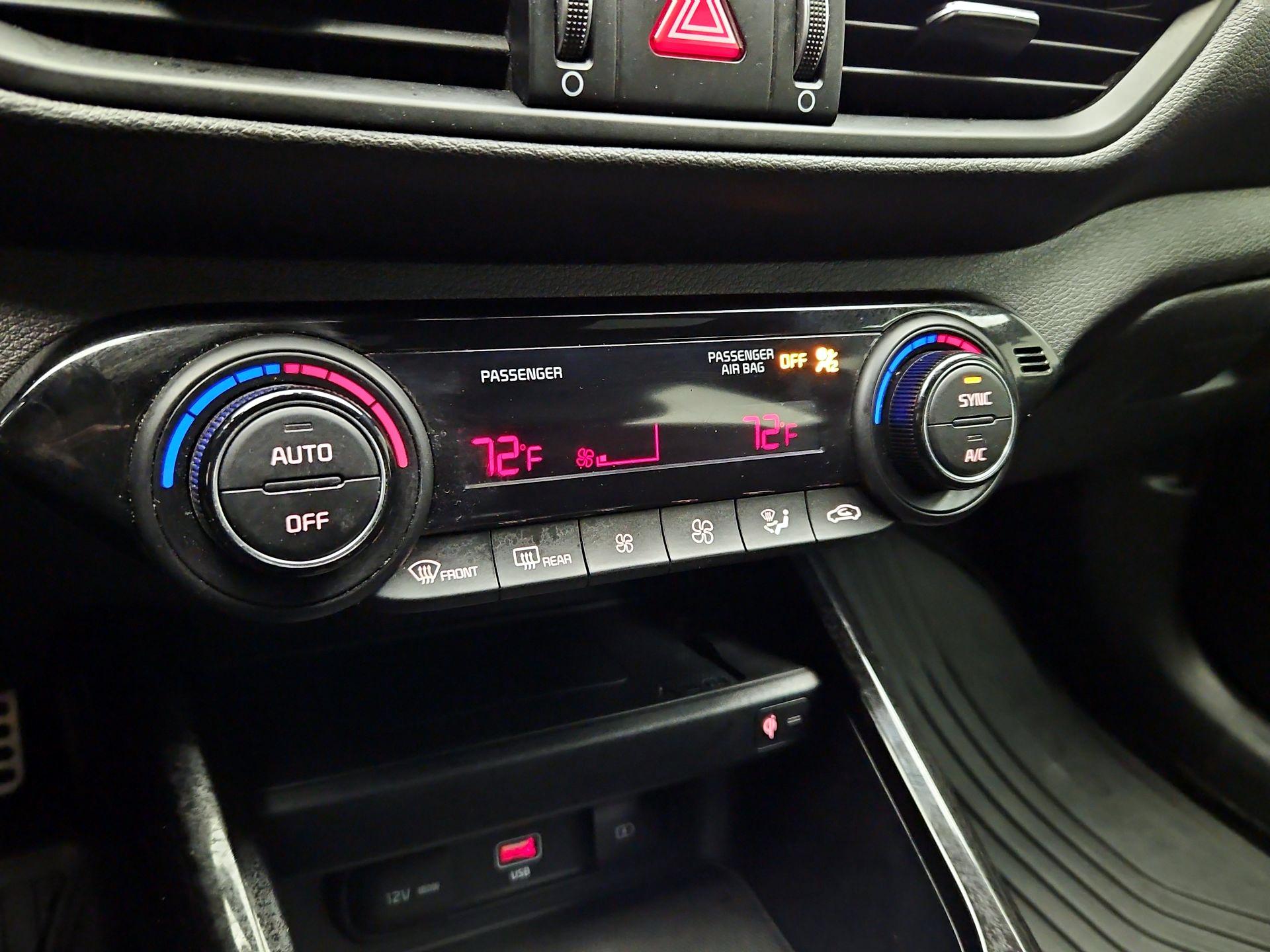 Thumbnail: 2022 Kia Forte - 17