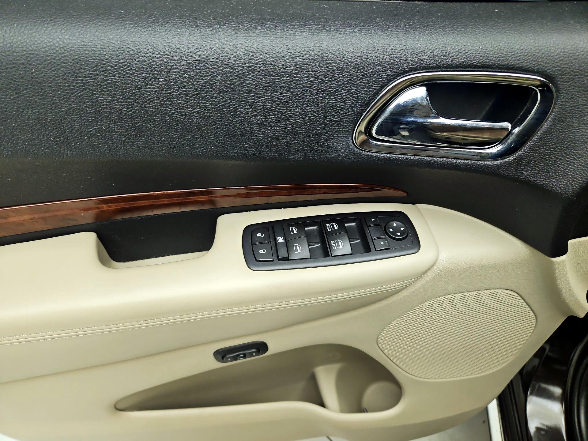 Thumbnail: 2017 Dodge Durango - 12