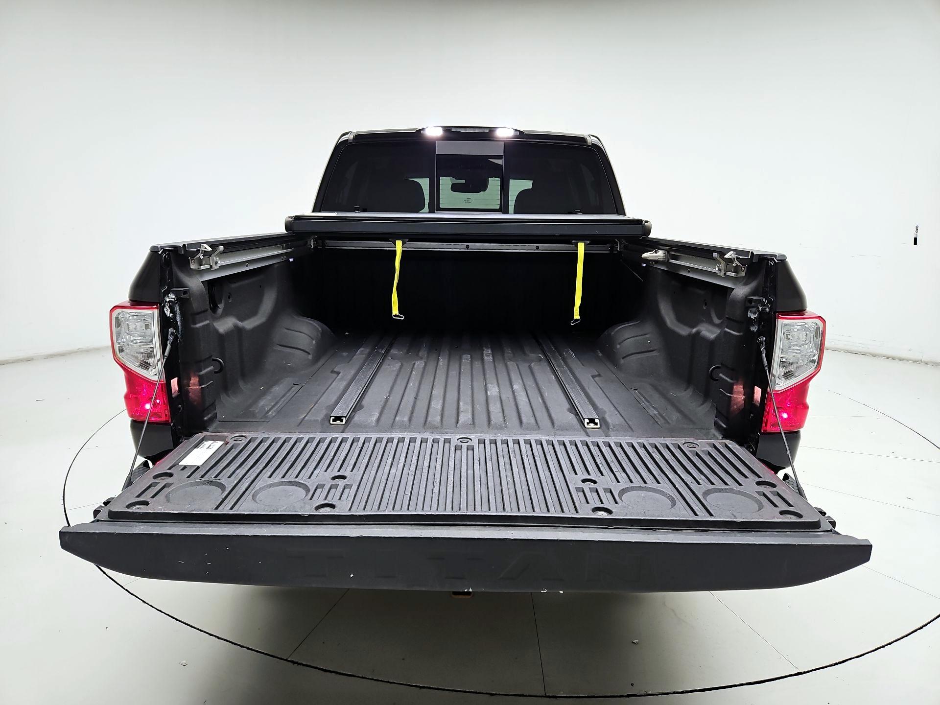 Thumbnail: 2020 Nissan Titan - 18