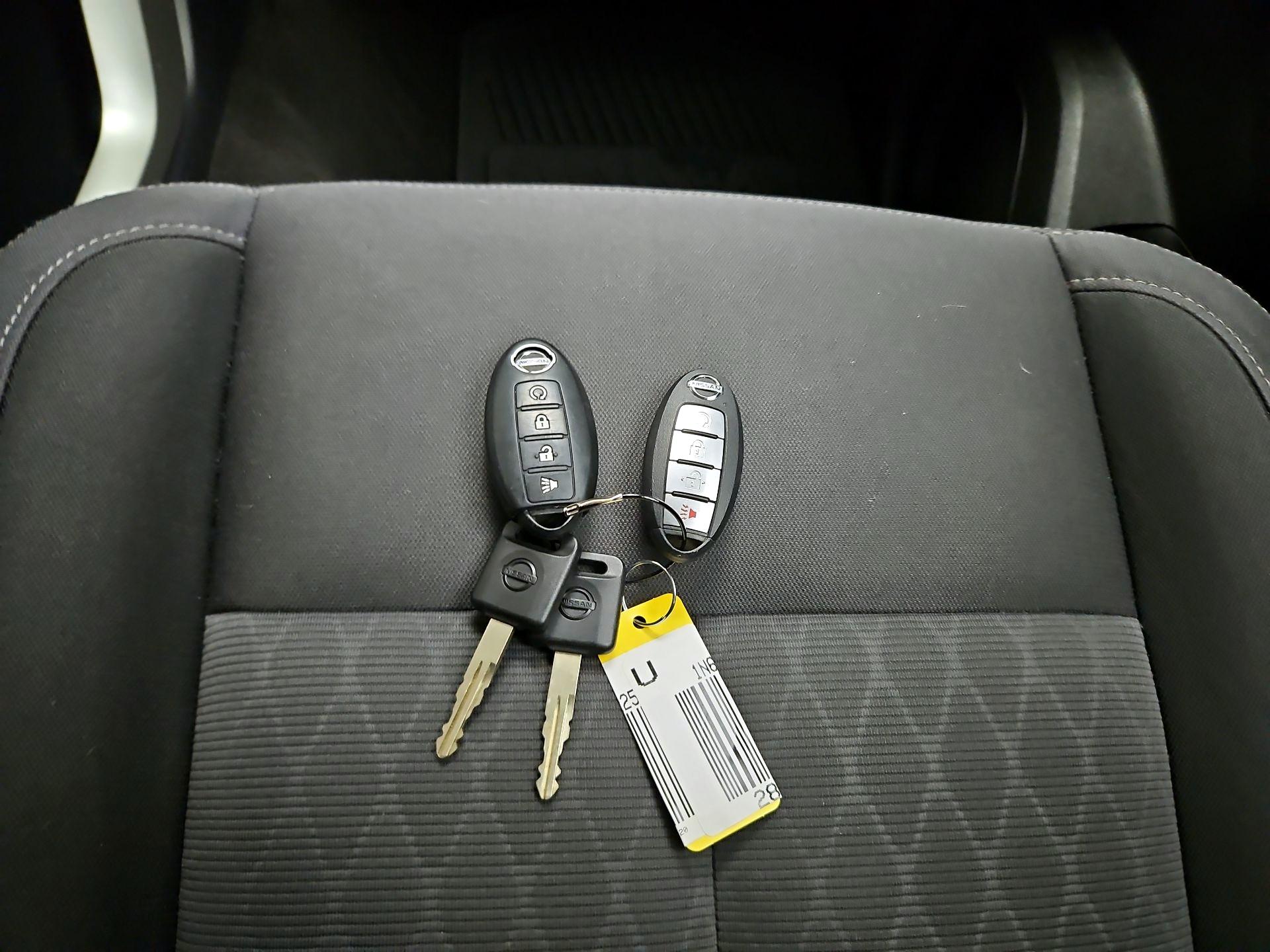 Thumbnail: 2020 Nissan Titan - 20