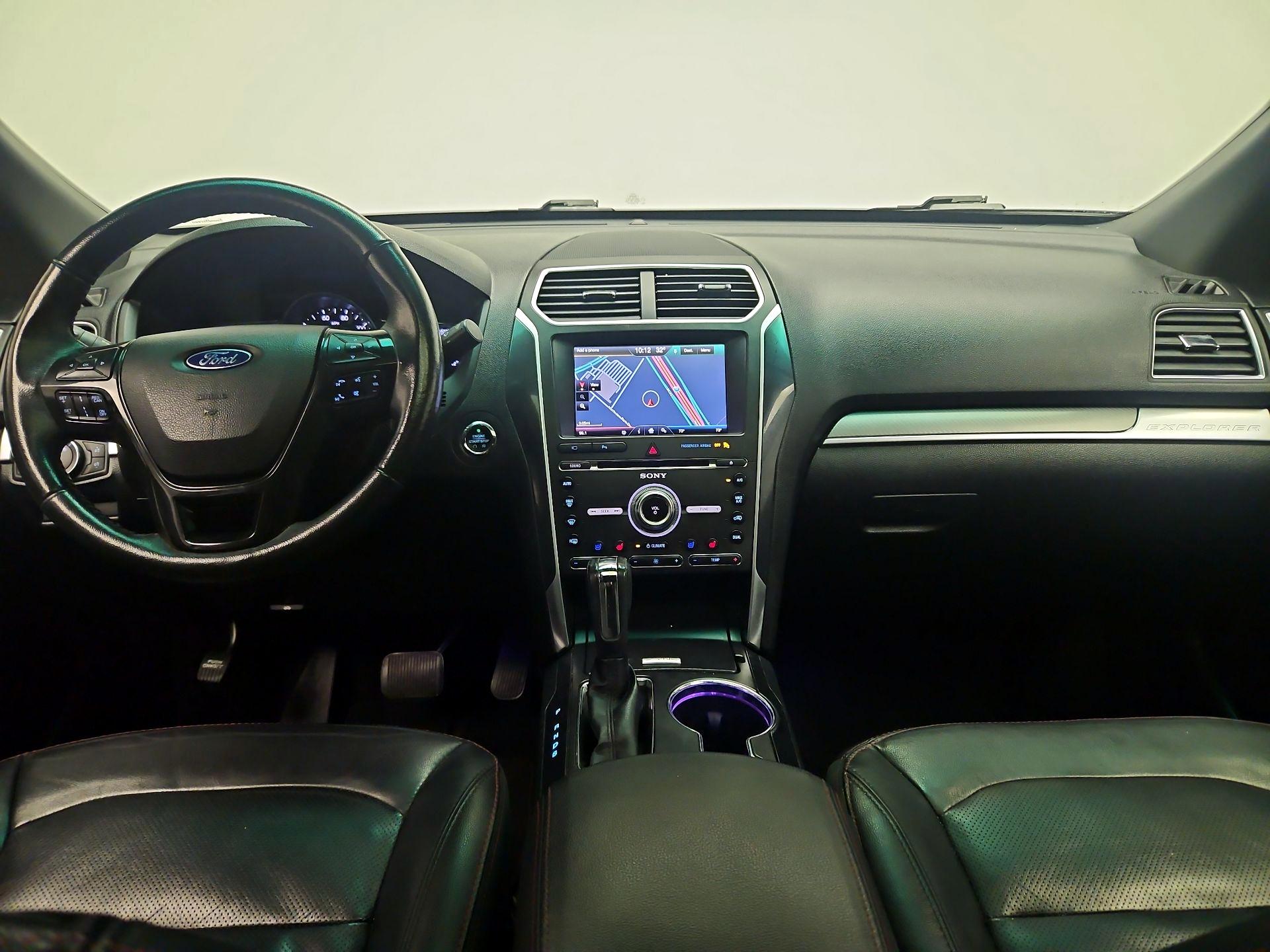 Thumbnail: 2016 Ford Explorer - 9