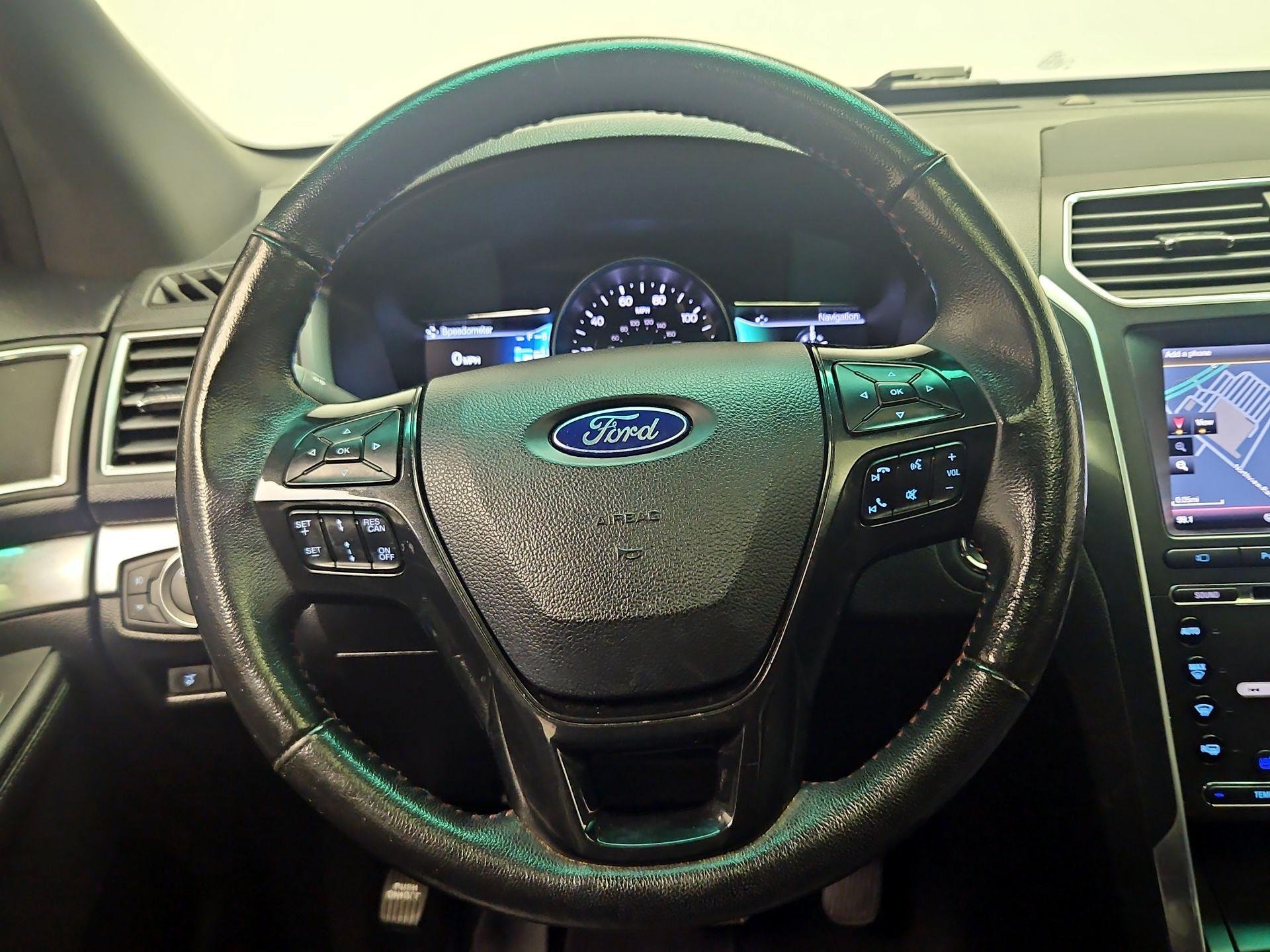 Thumbnail: 2016 Ford Explorer - 10