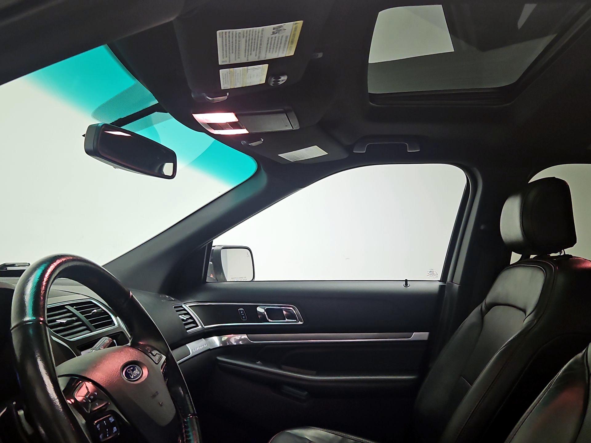 Thumbnail: 2016 Ford Explorer - 20