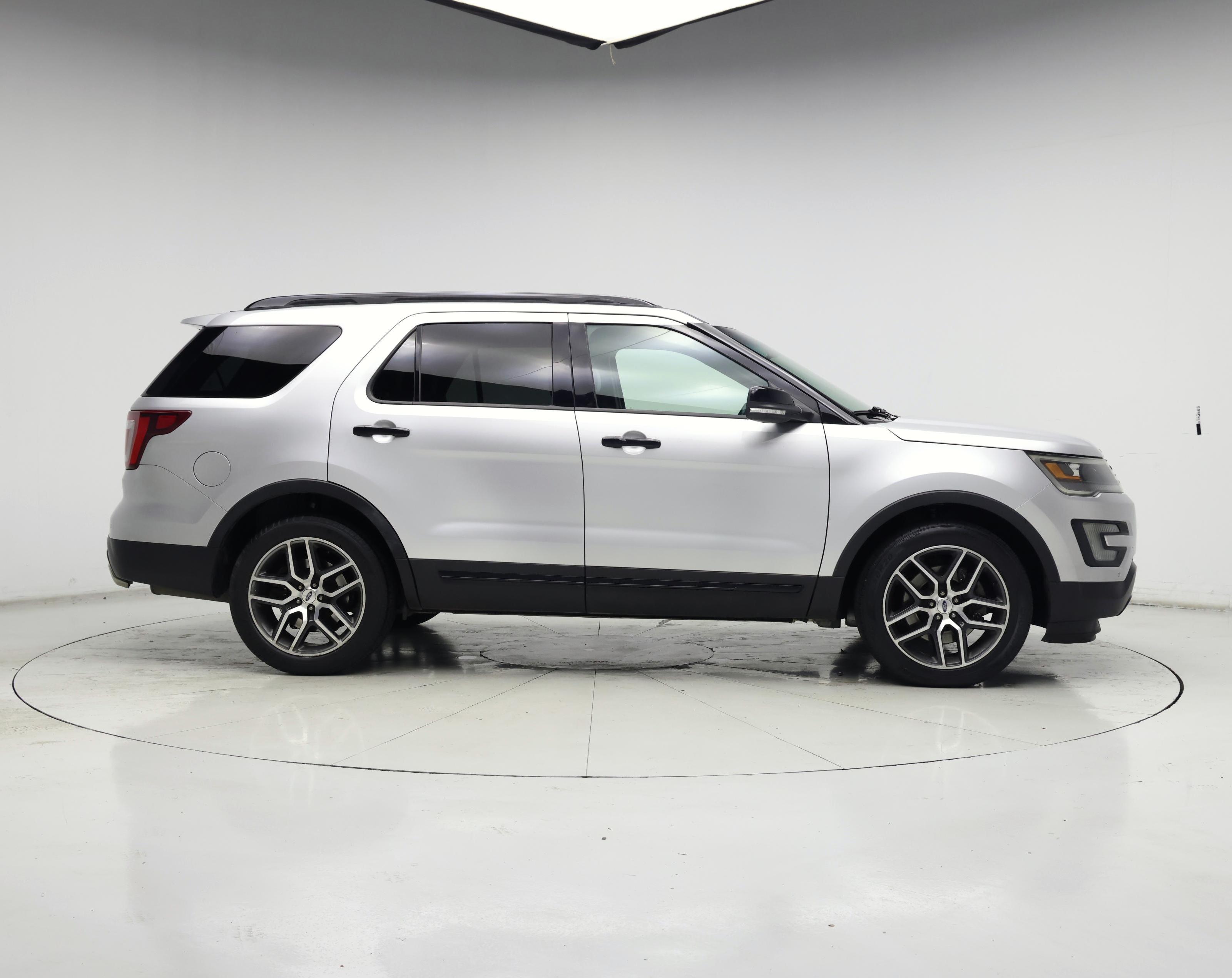 Thumbnail: 2016 Ford Explorer - 7