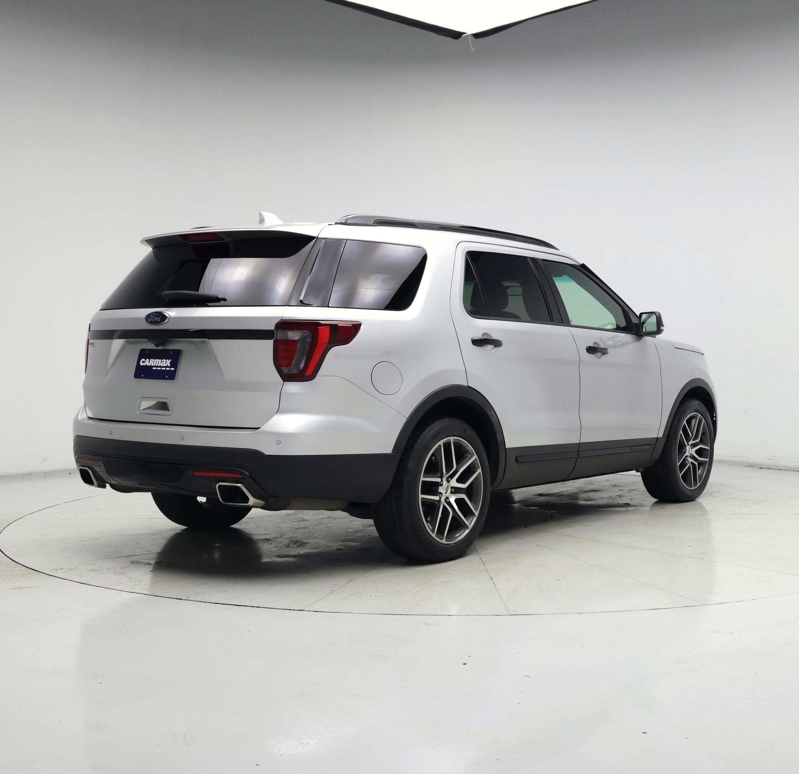 Thumbnail: 2016 Ford Explorer - 8