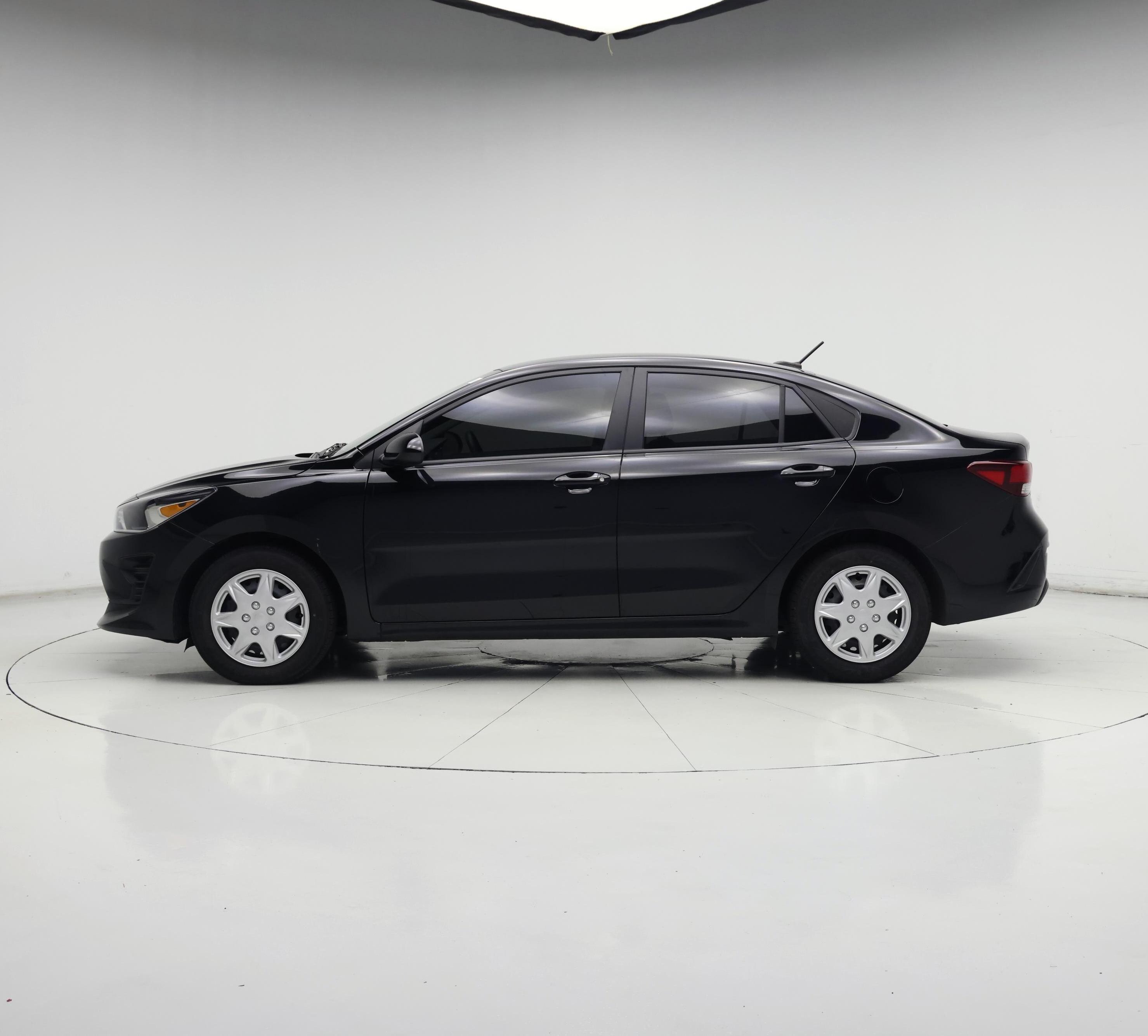 Thumbnail: 2023 Kia Rio - 3