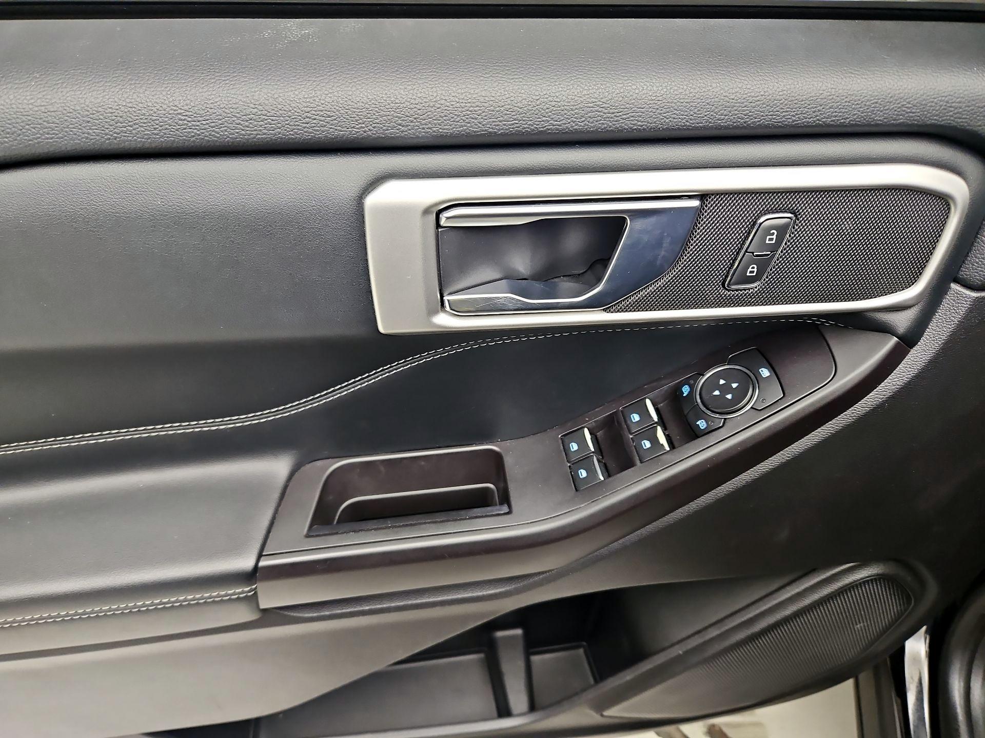 Thumbnail: 2020 Ford Explorer - 12