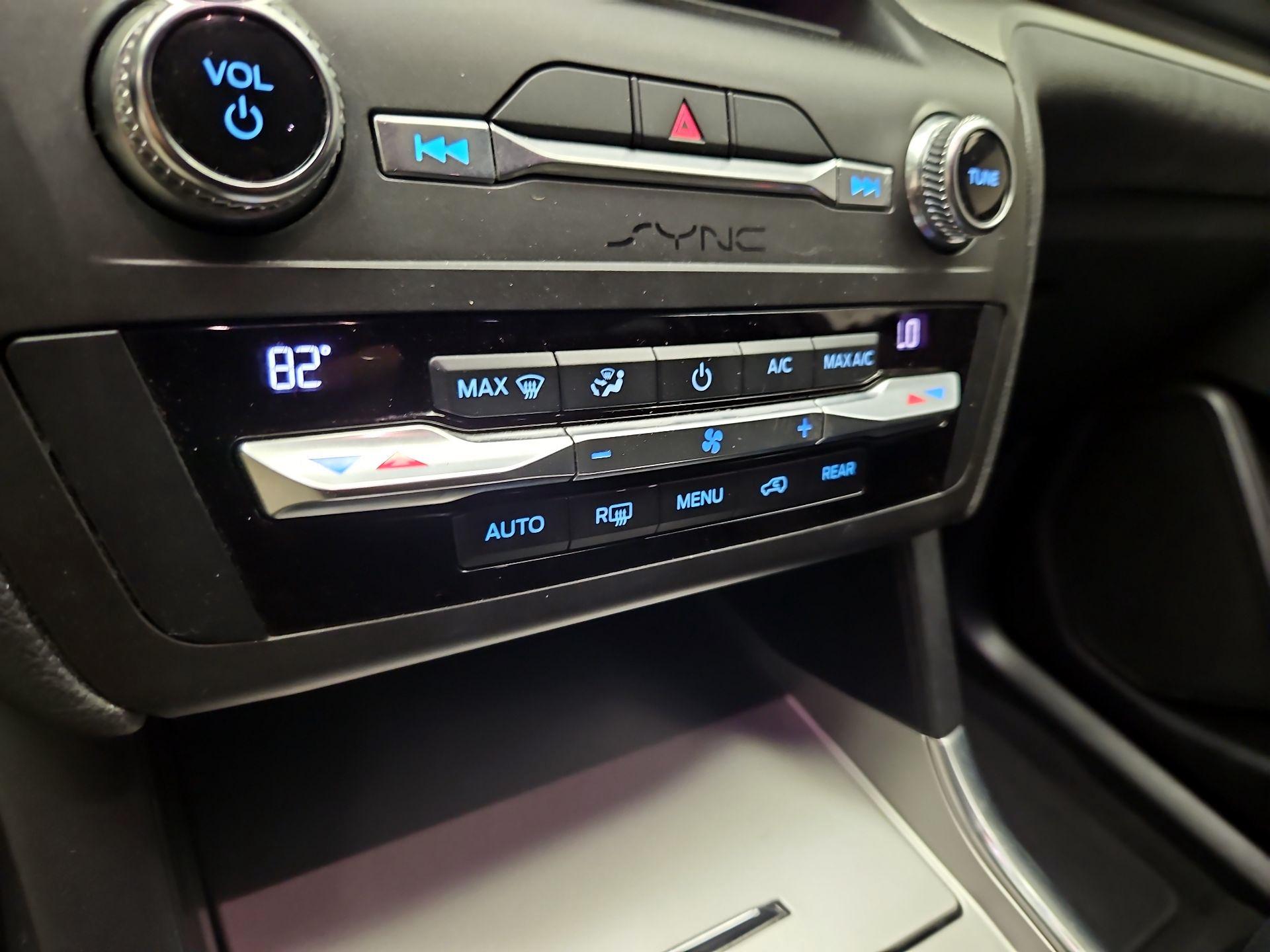 Thumbnail: 2020 Ford Explorer - 17