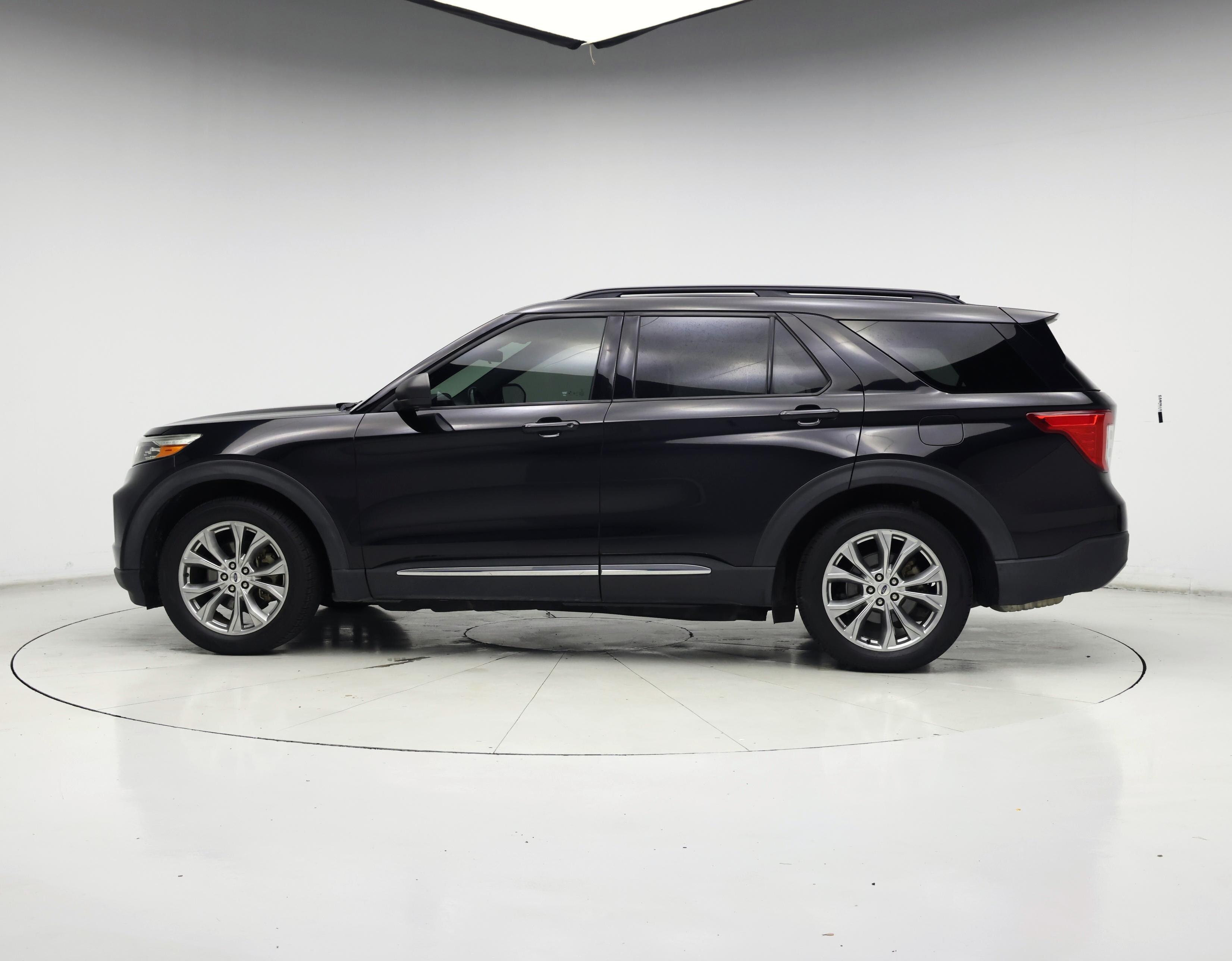 Thumbnail: 2020 Ford Explorer - 3