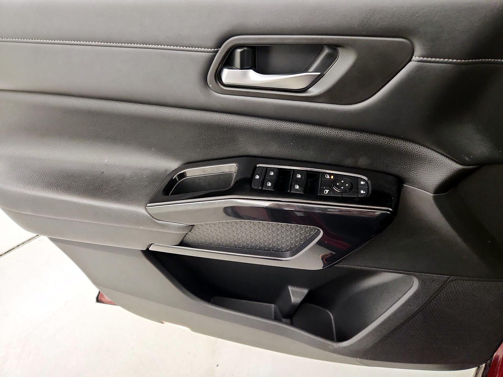 Thumbnail: 2022 Nissan Pathfinder - 12