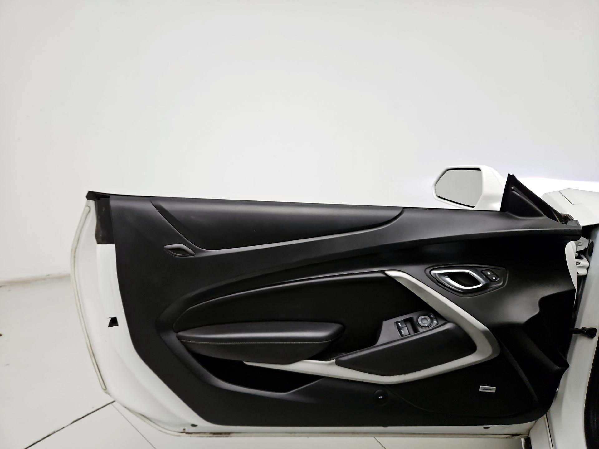 Thumbnail: 2017 Chevrolet Camaro - 12