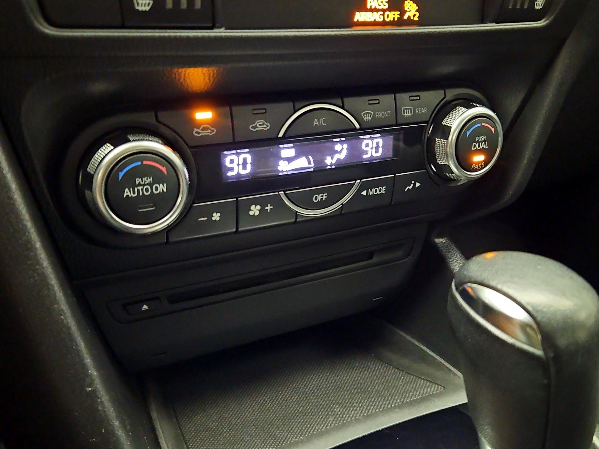 Thumbnail: 2014 Mazda Mazda3 - 17