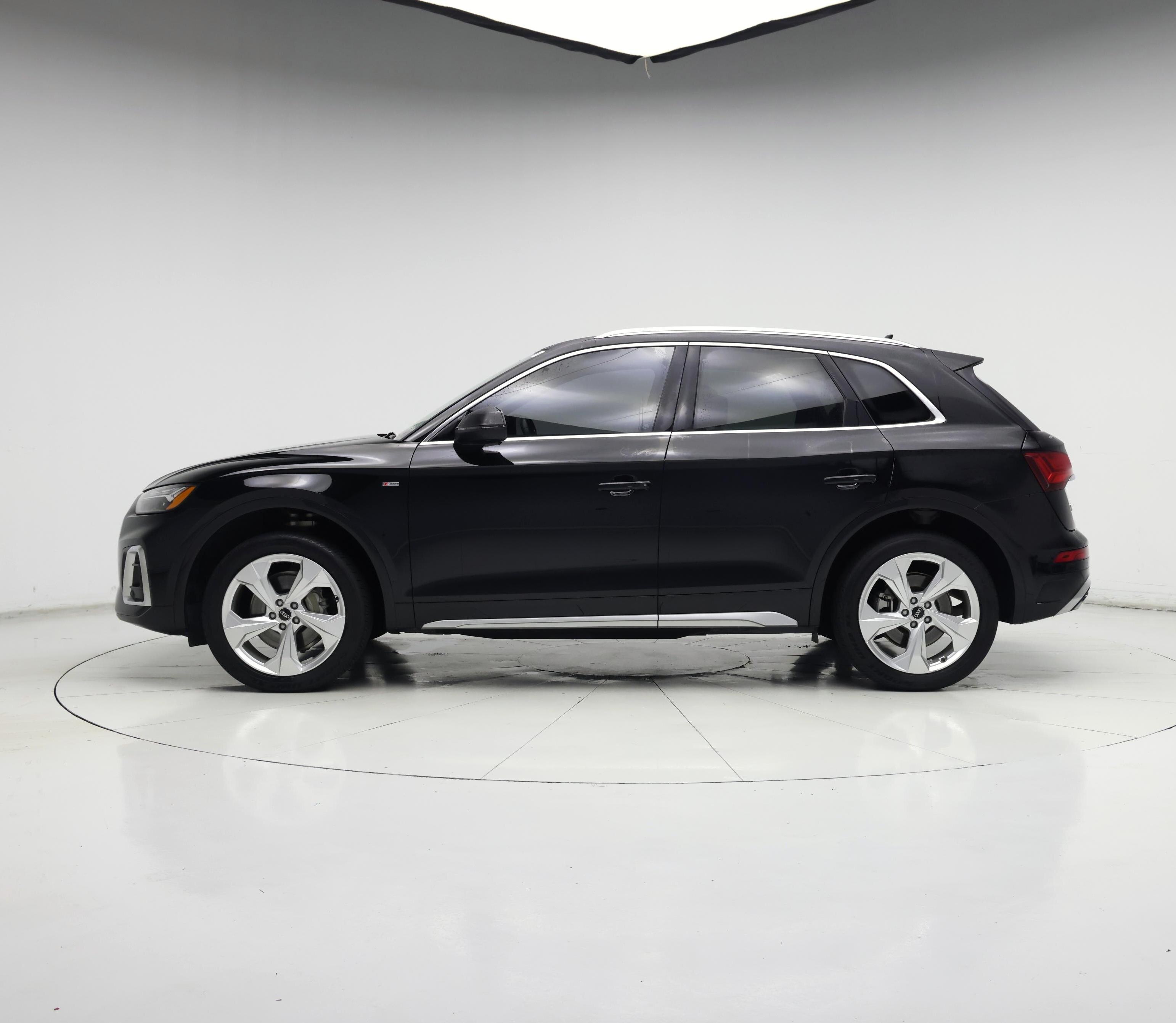 Thumbnail: 2022 Audi Q5 - 3