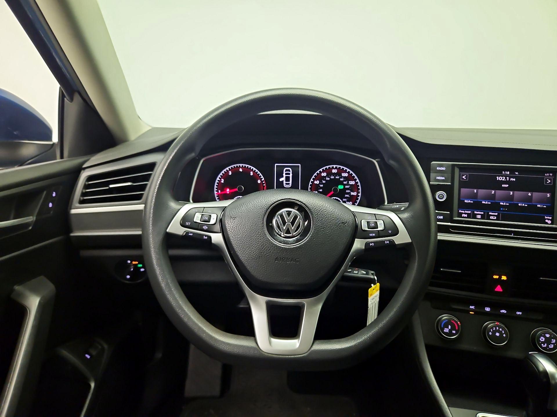 Thumbnail: 2019 Volkswagen Jetta - 10