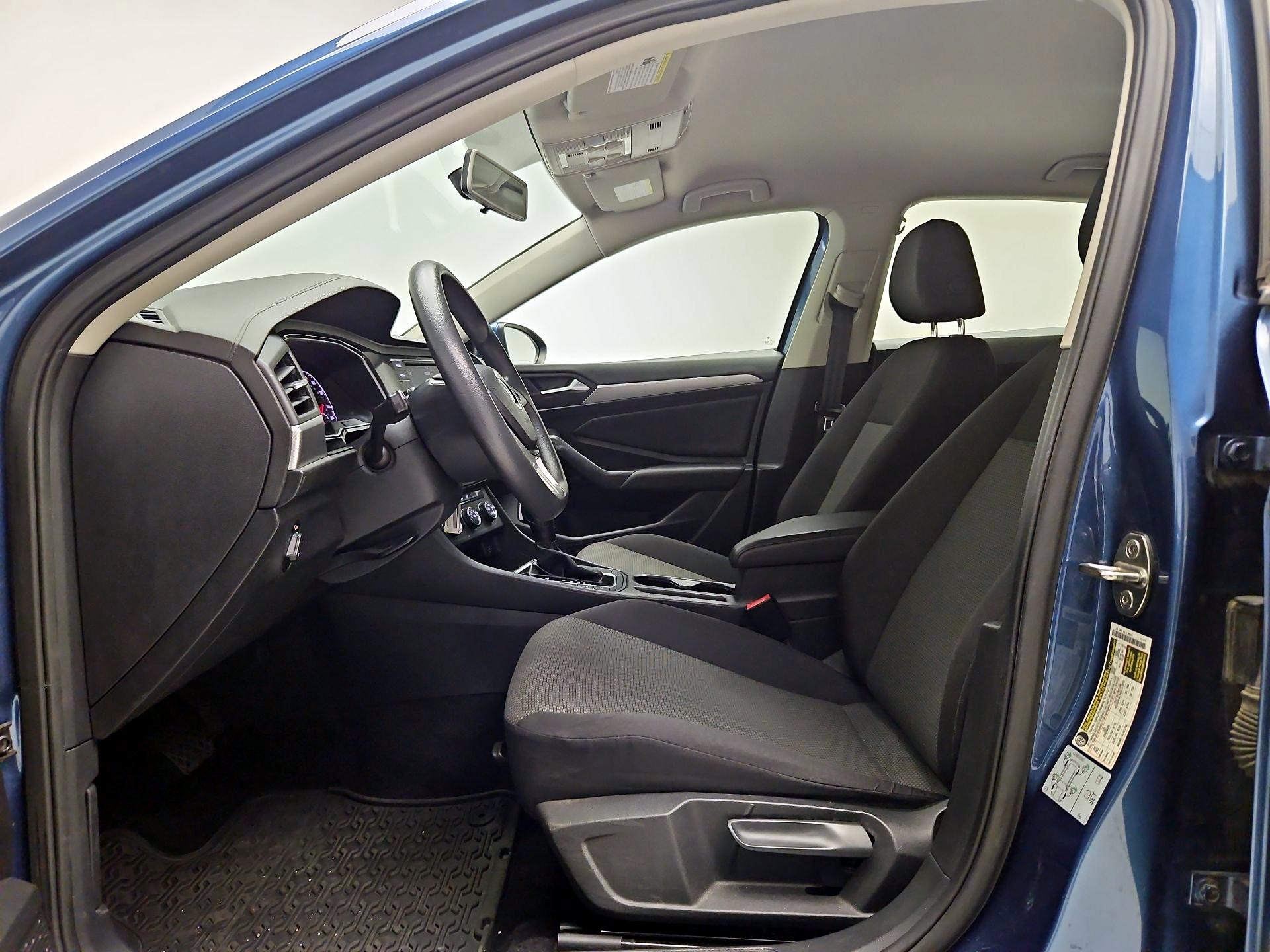 Thumbnail: 2019 Volkswagen Jetta - 11