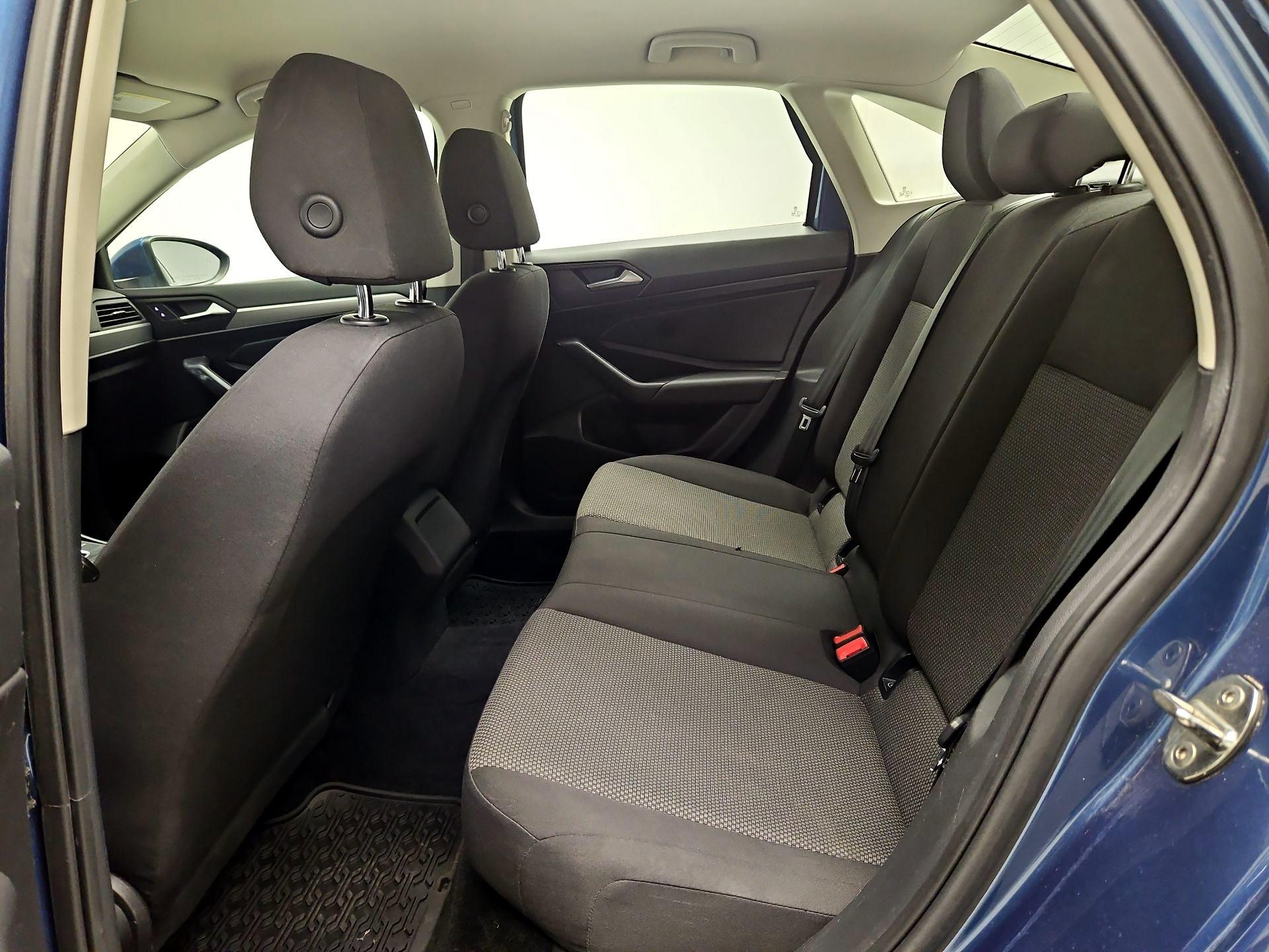 Thumbnail: 2019 Volkswagen Jetta - 17