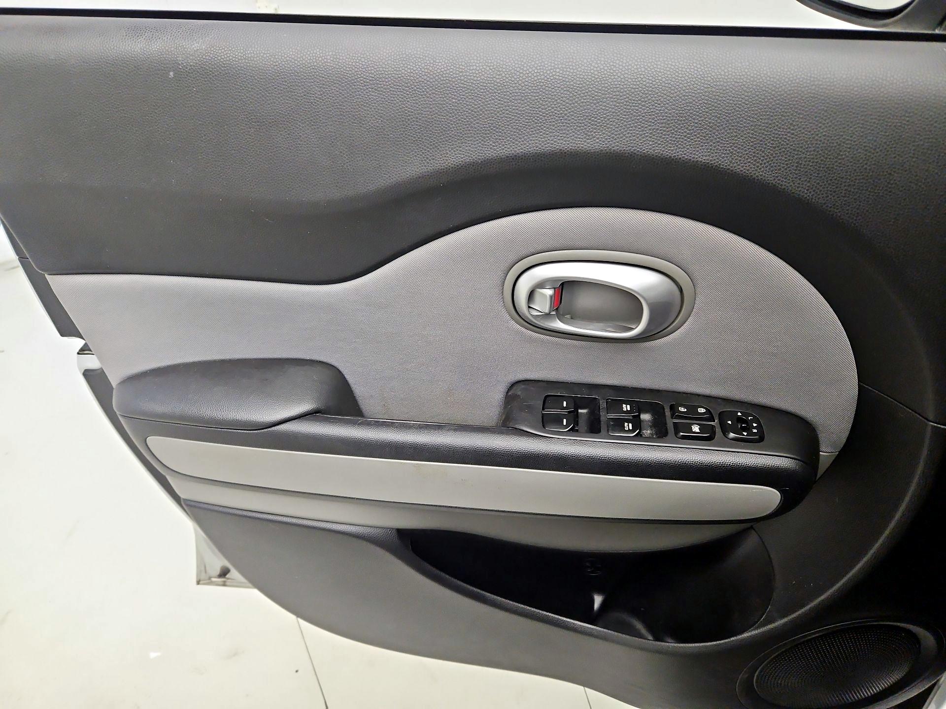 Thumbnail: 2015 Kia Soul - 12