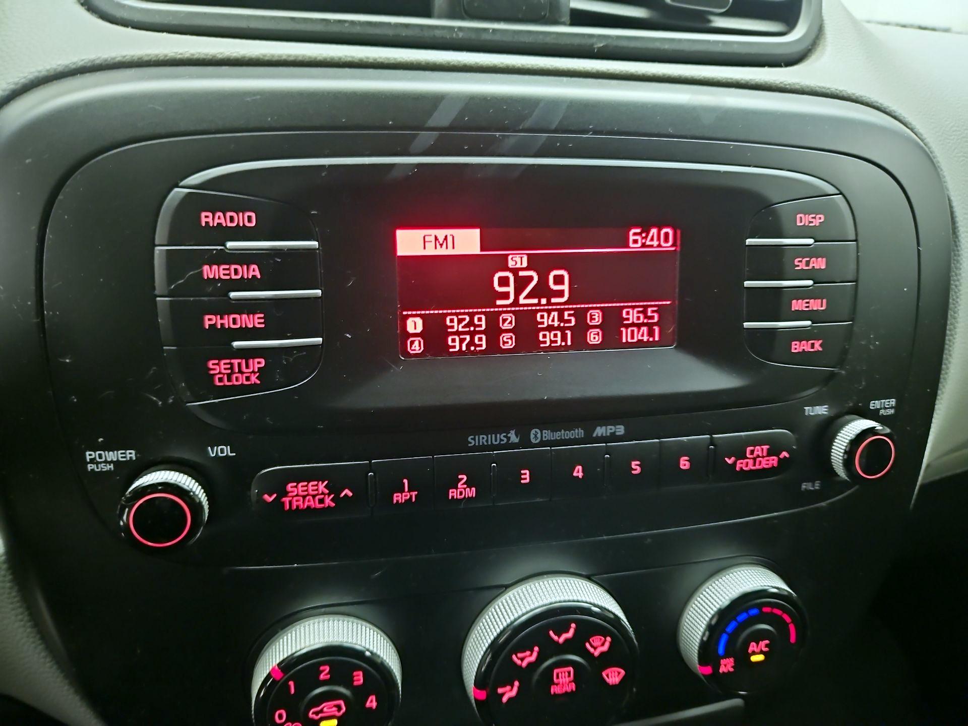 Thumbnail: 2015 Kia Soul - 14