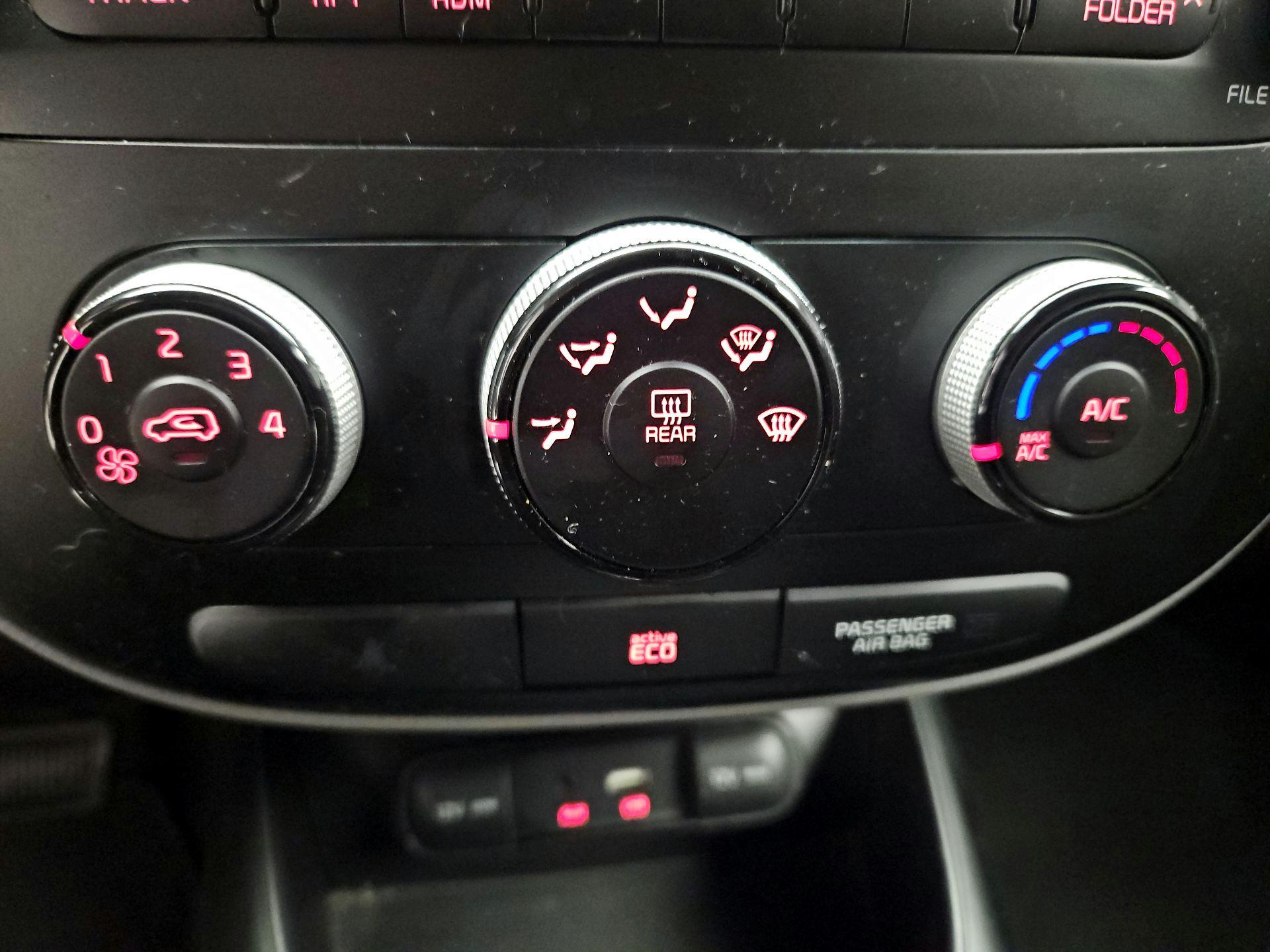 Thumbnail: 2015 Kia Soul - 15