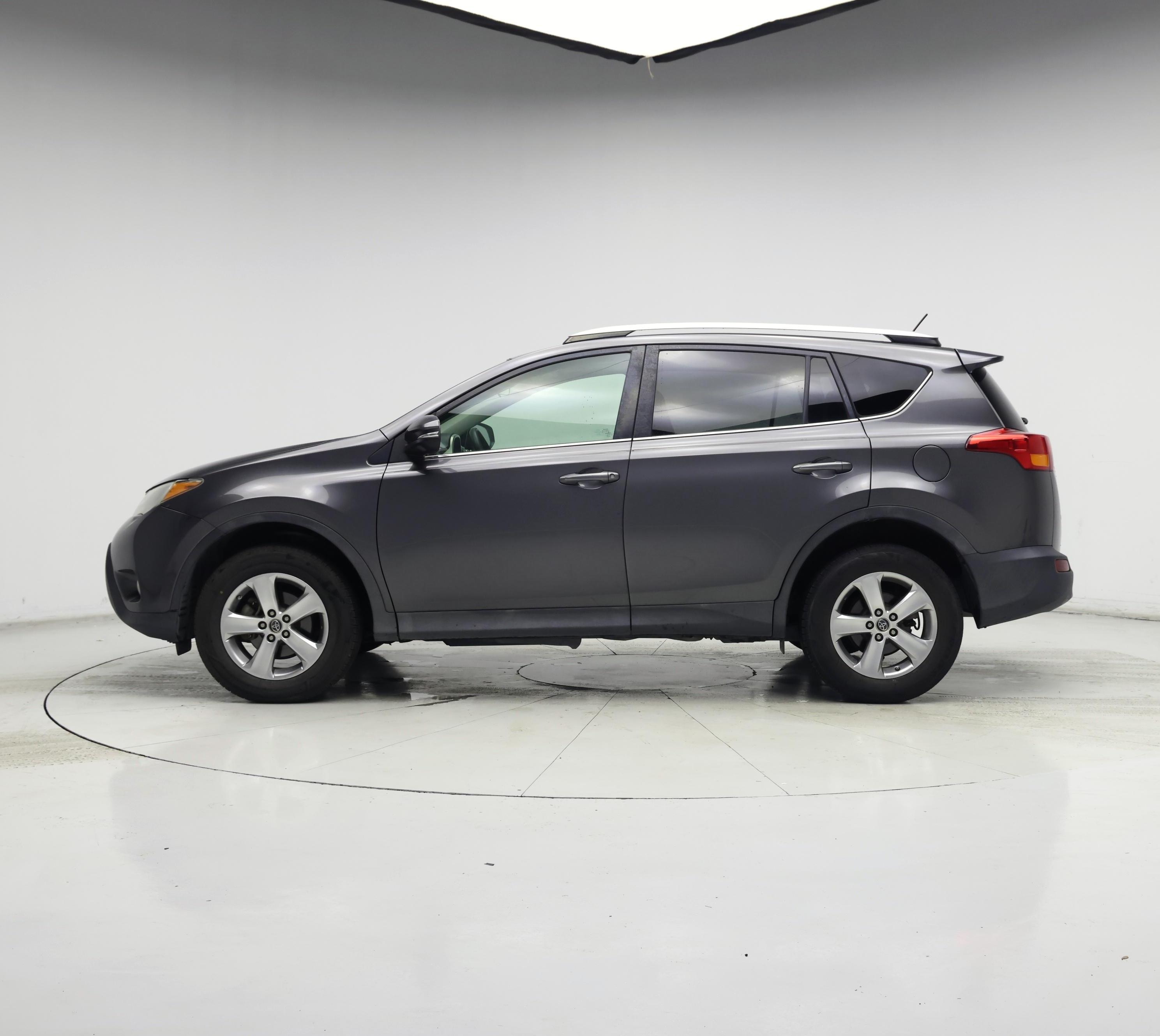 Thumbnail: 2015 Toyota RAV4 - 3