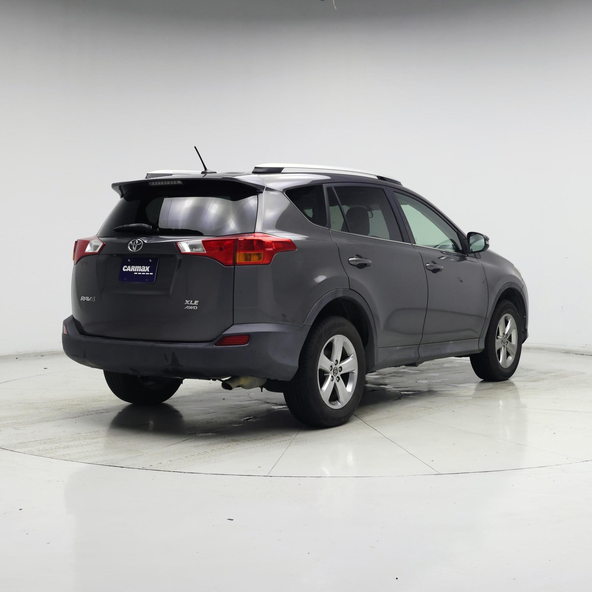 Thumbnail: 2015 Toyota RAV4 - 8