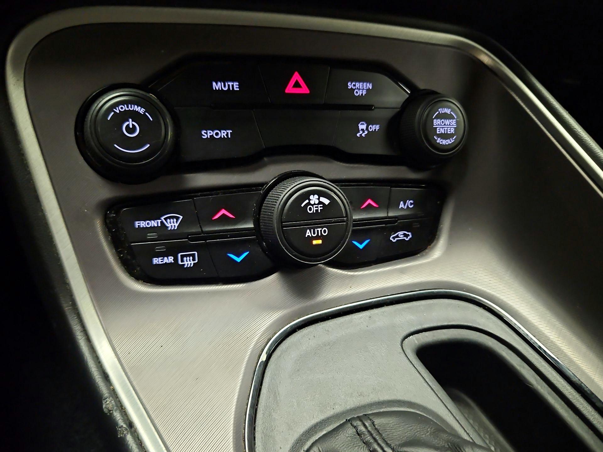 Thumbnail: 2022 Dodge Challenger - 16