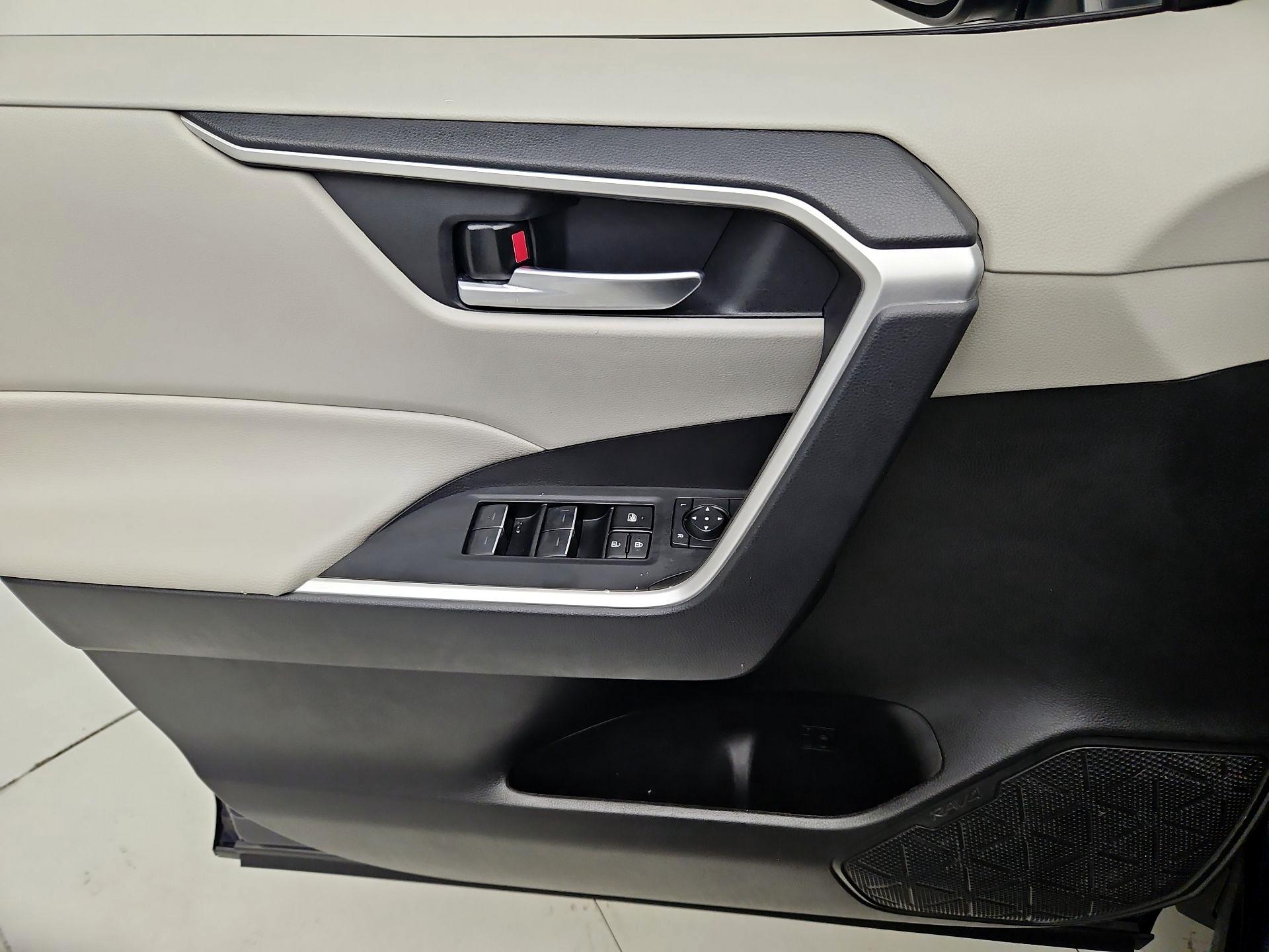 Thumbnail: 2024 Toyota RAV4 - 12