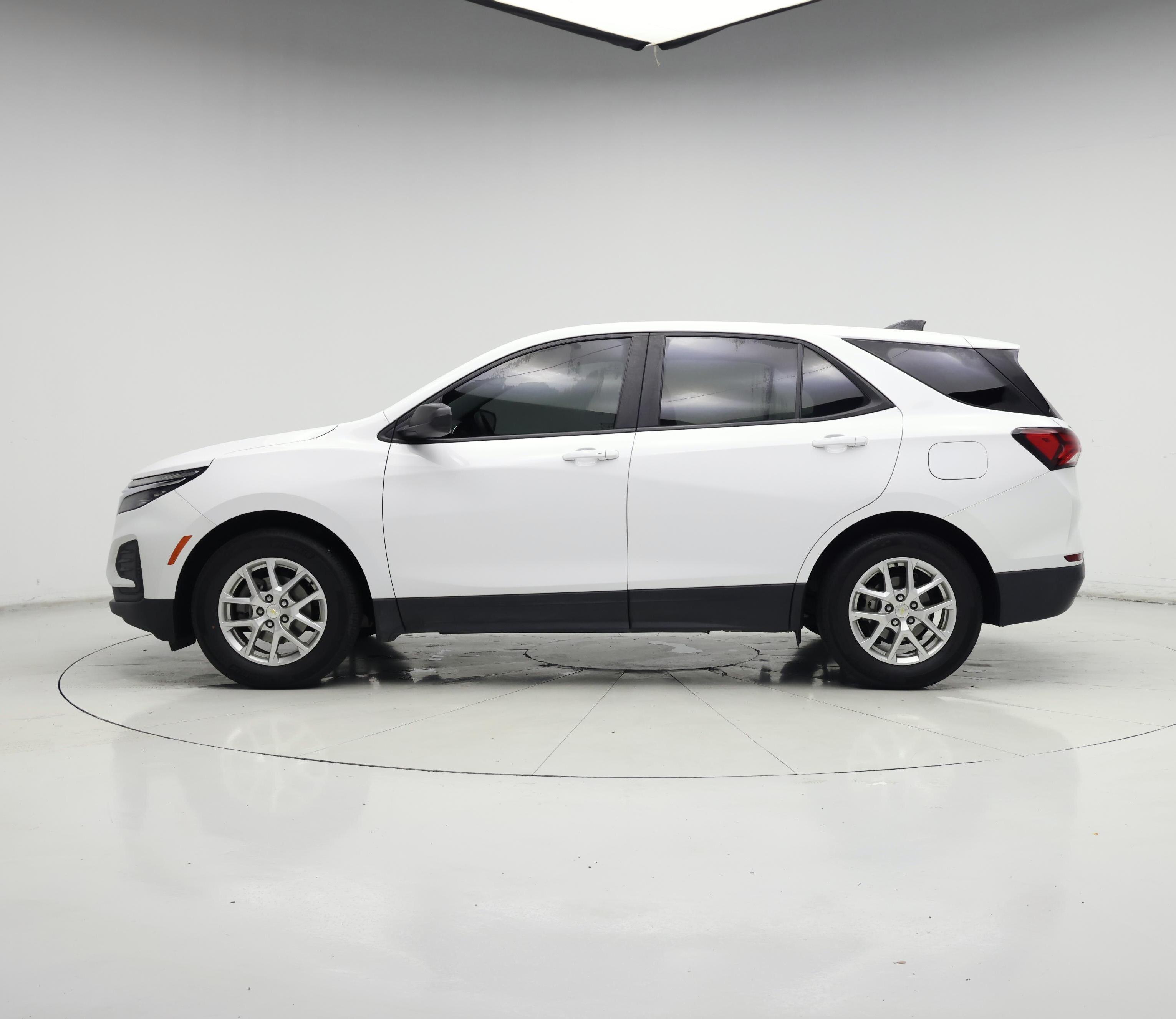 Thumbnail: 2023 Chevrolet Equinox - 3