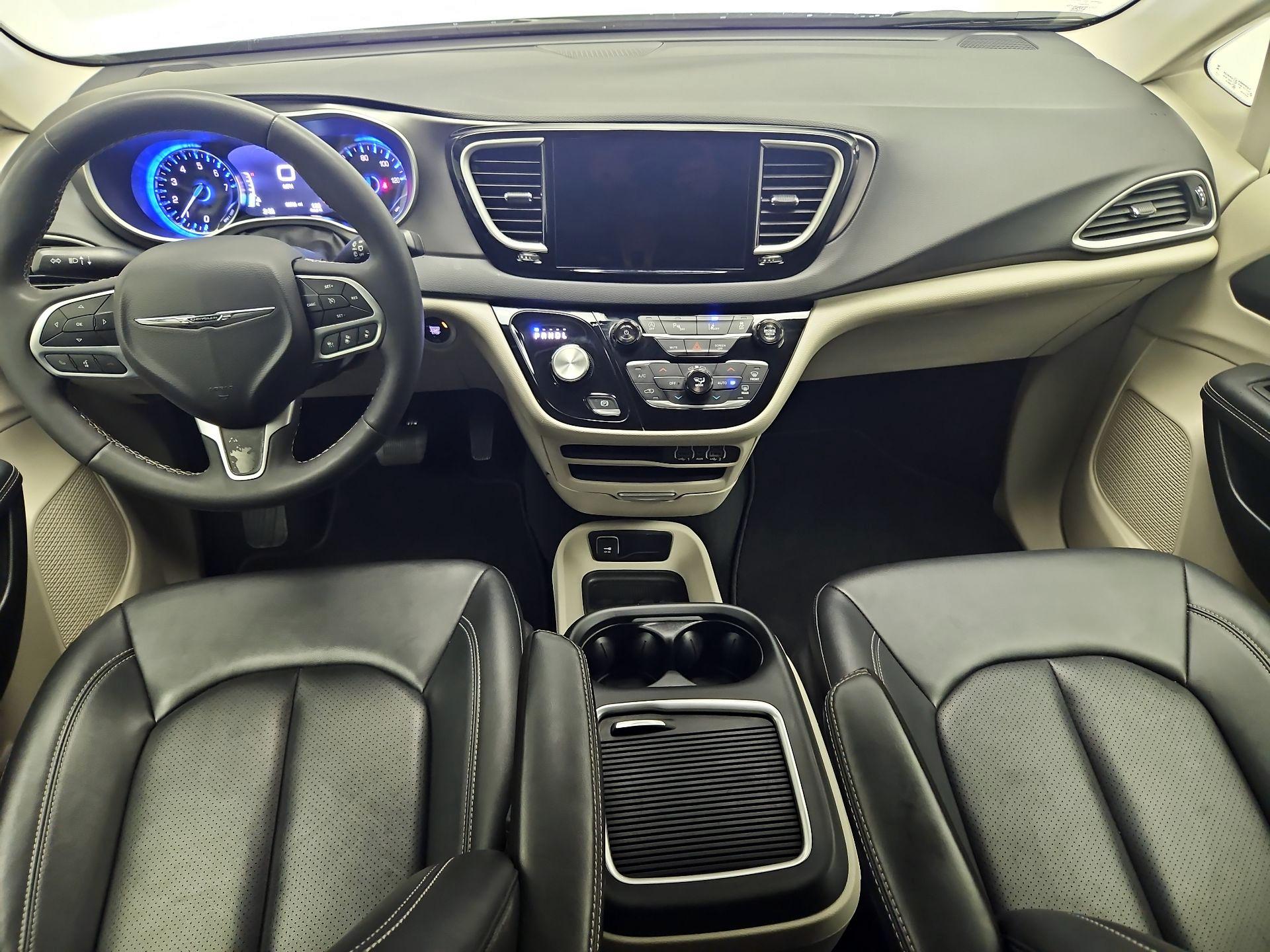 Thumbnail: 2024 Chrysler Pacifica - 9