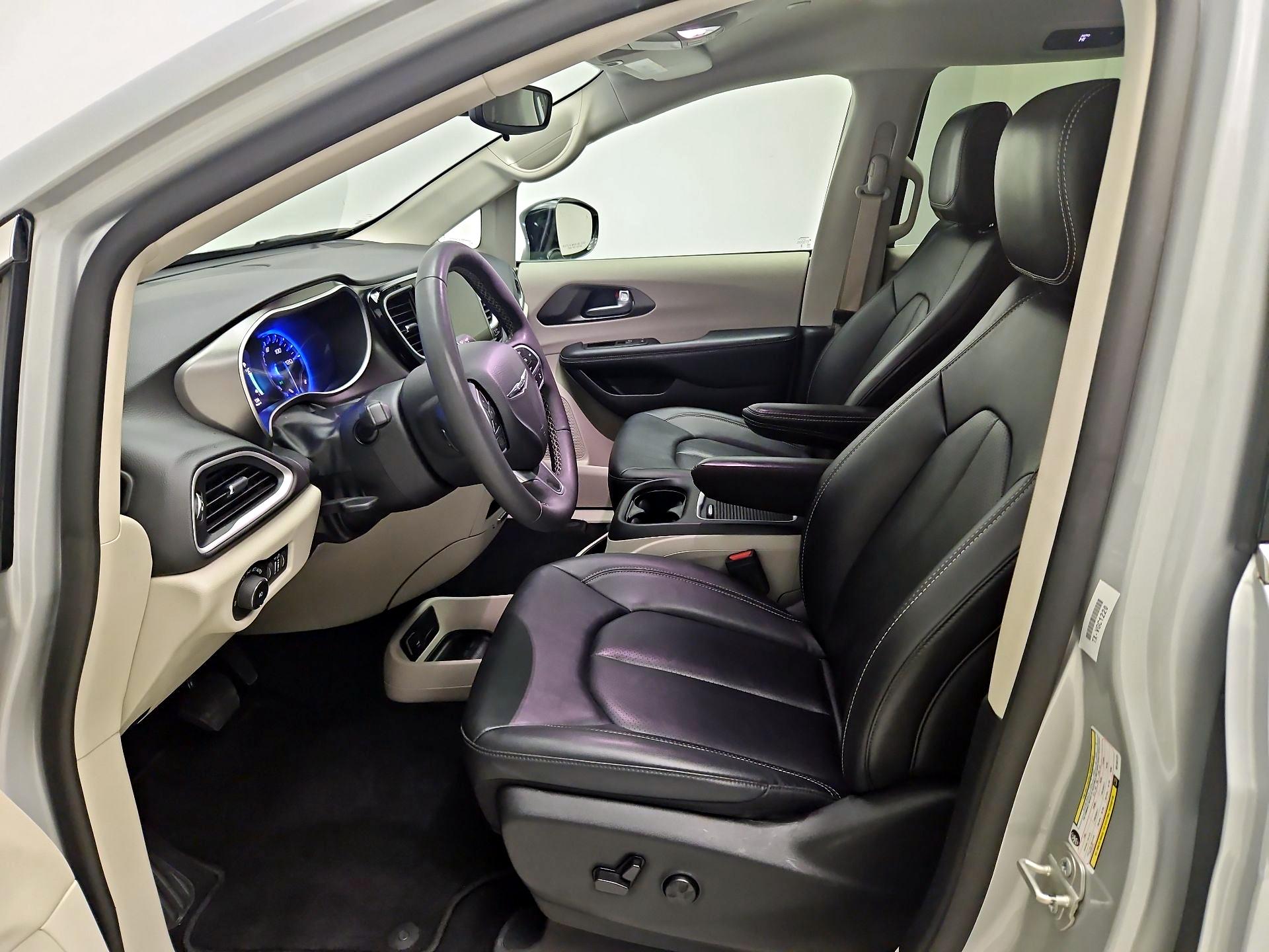 Thumbnail: 2024 Chrysler Pacifica - 11