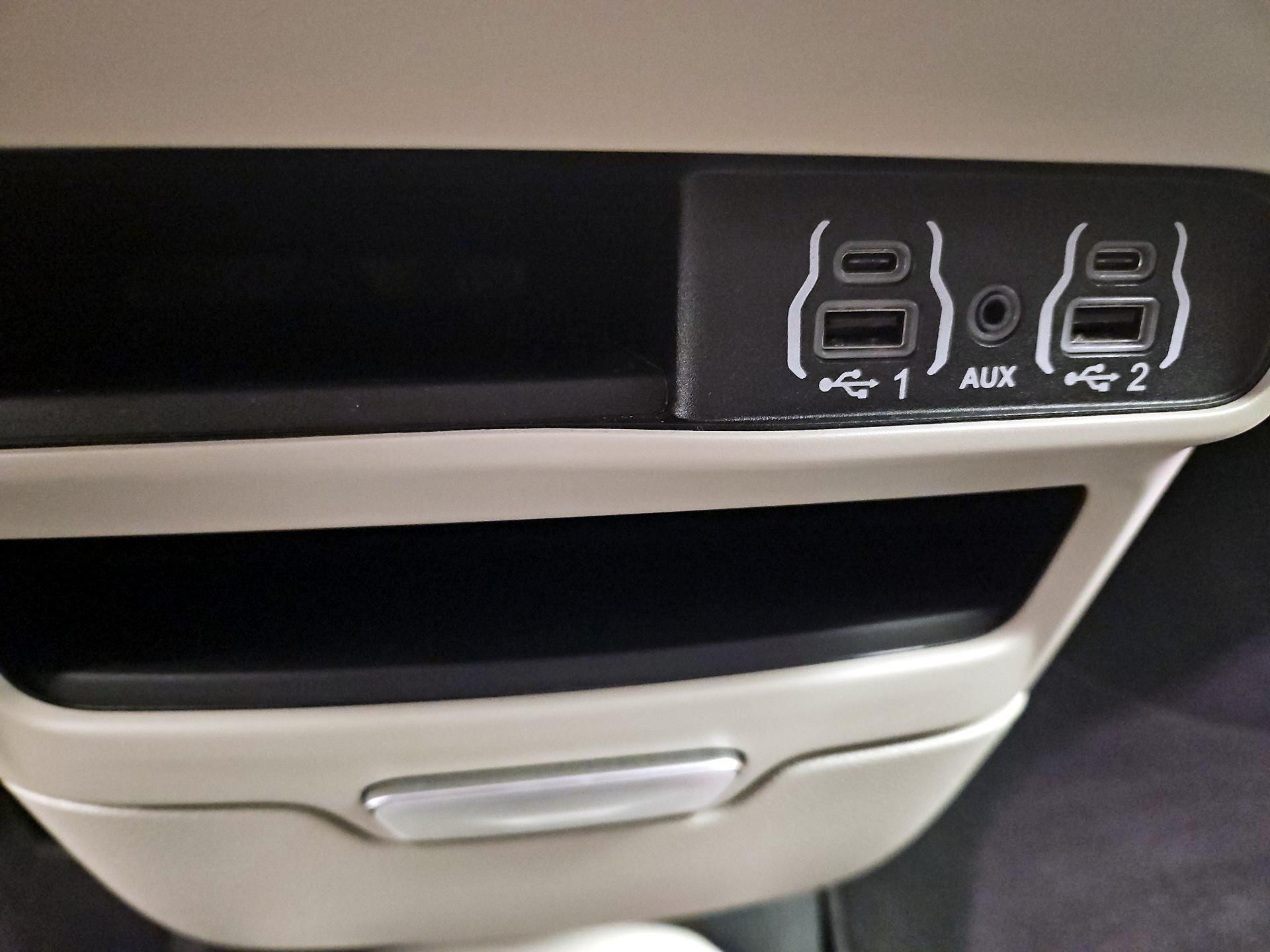 Thumbnail: 2024 Chrysler Pacifica - 18