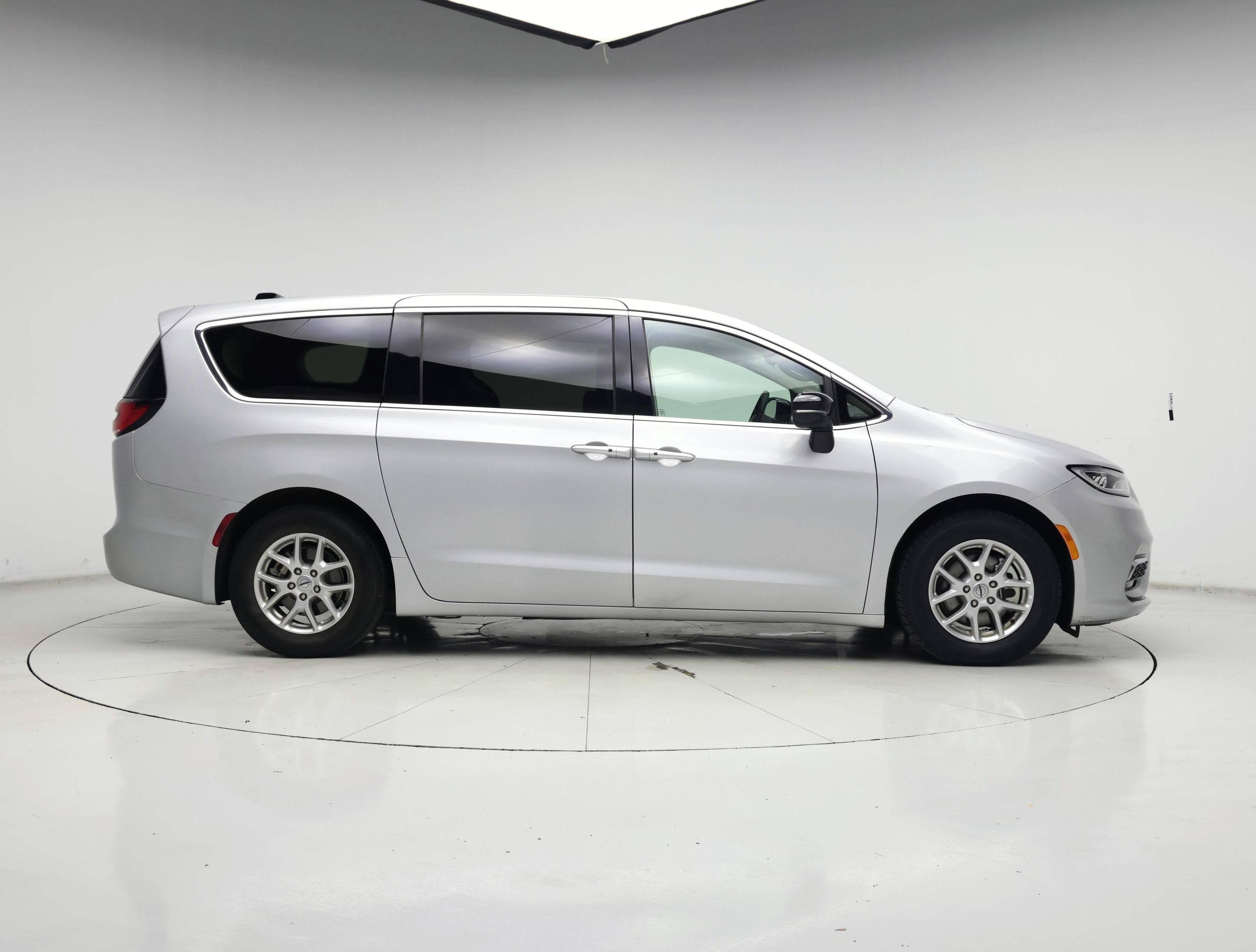 Thumbnail: 2024 Chrysler Pacifica - 7